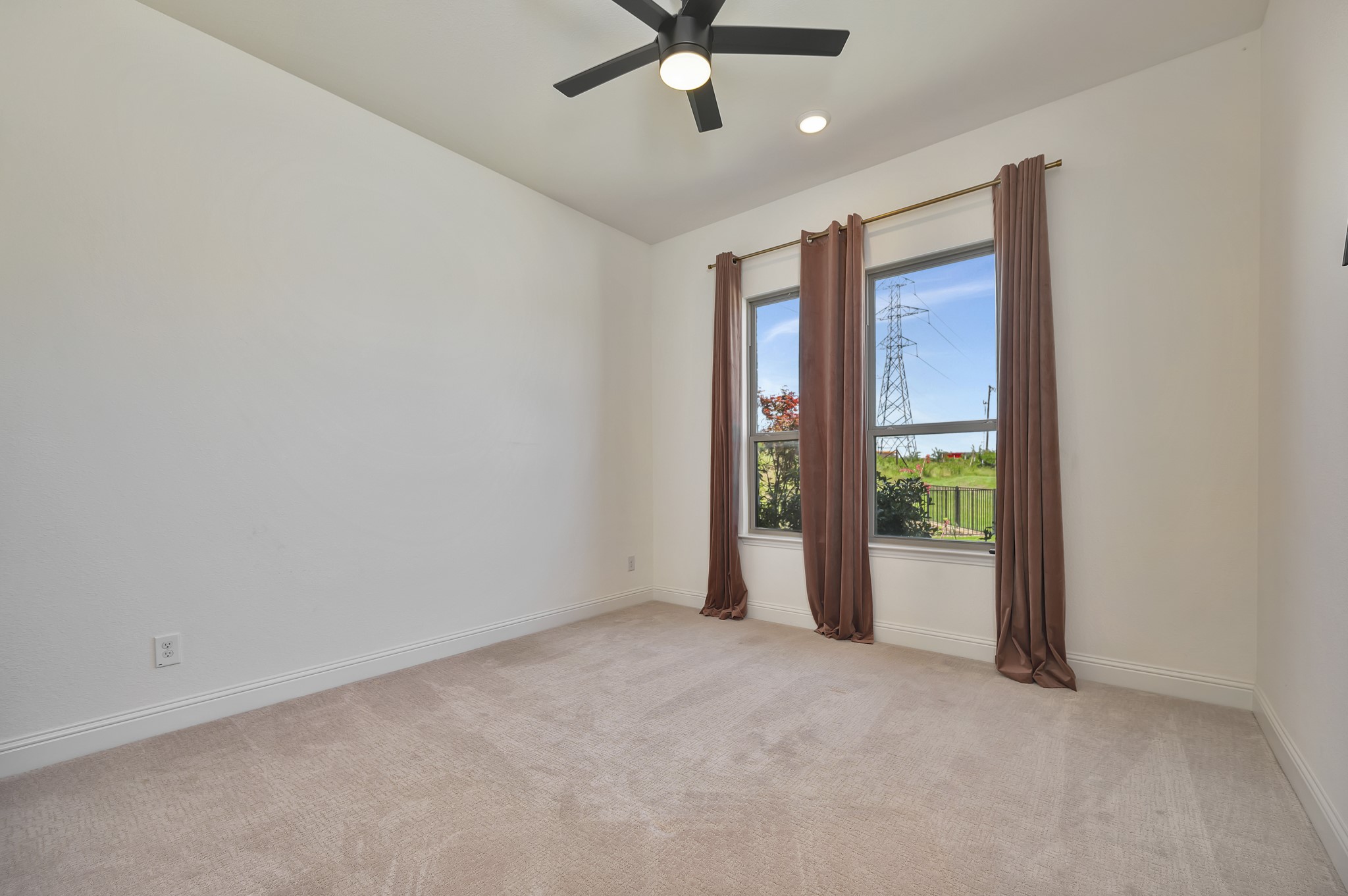 1208 Thornhill Court