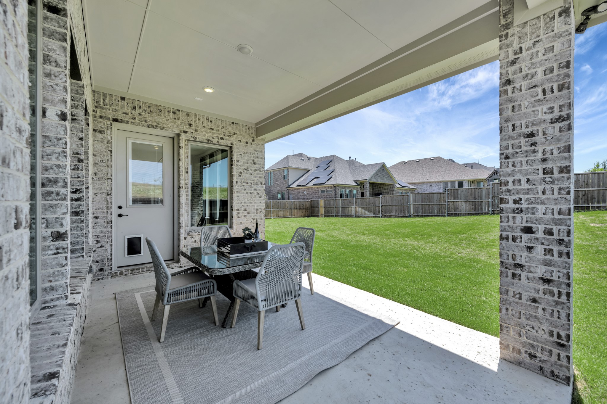 1208 Thornhill Court