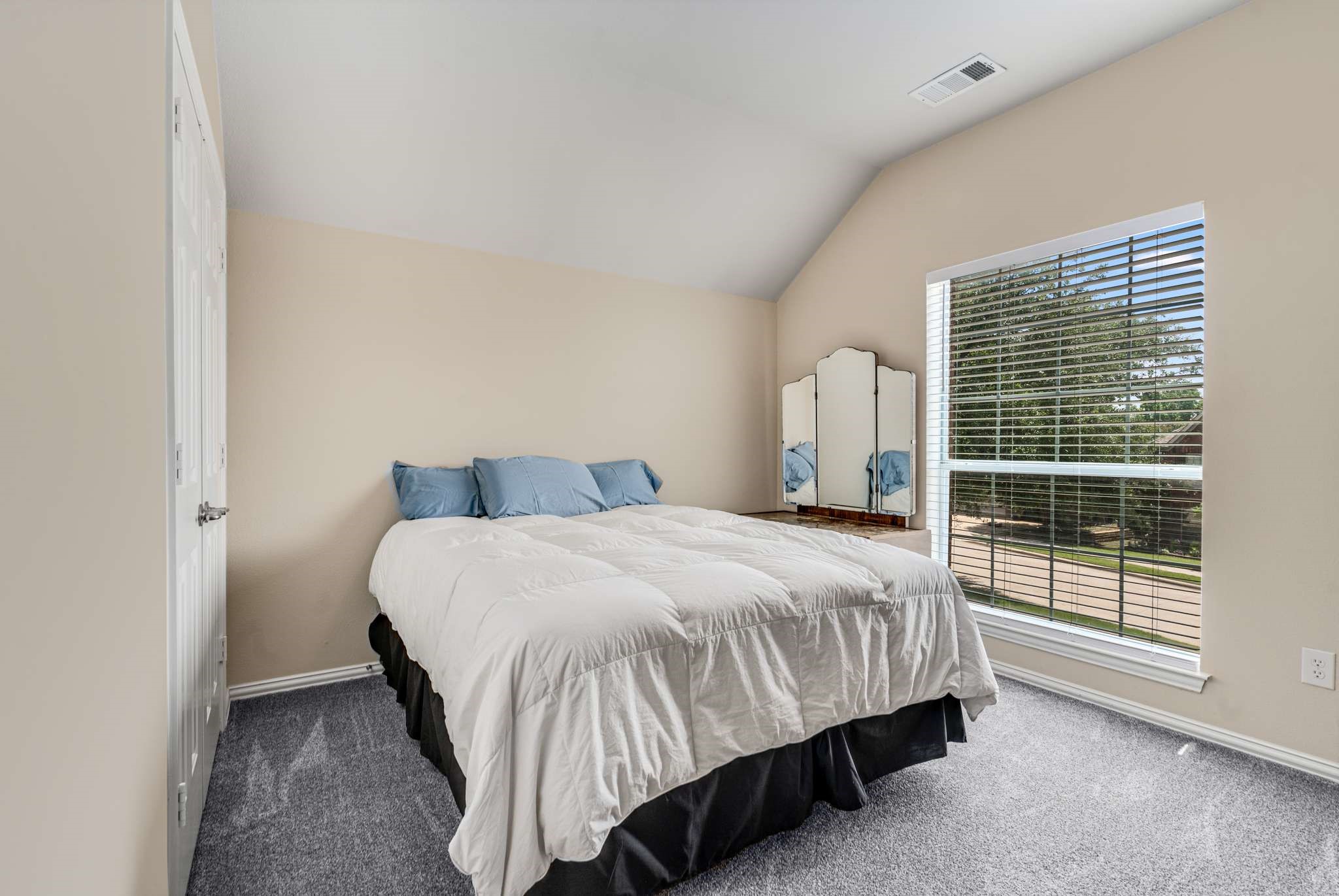 12816 Lizzie Place