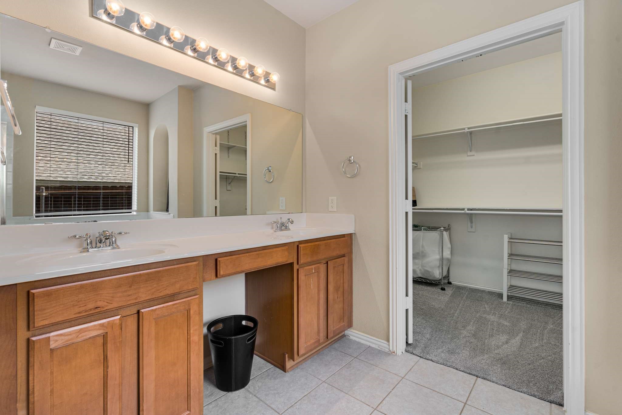 12816 Lizzie Place