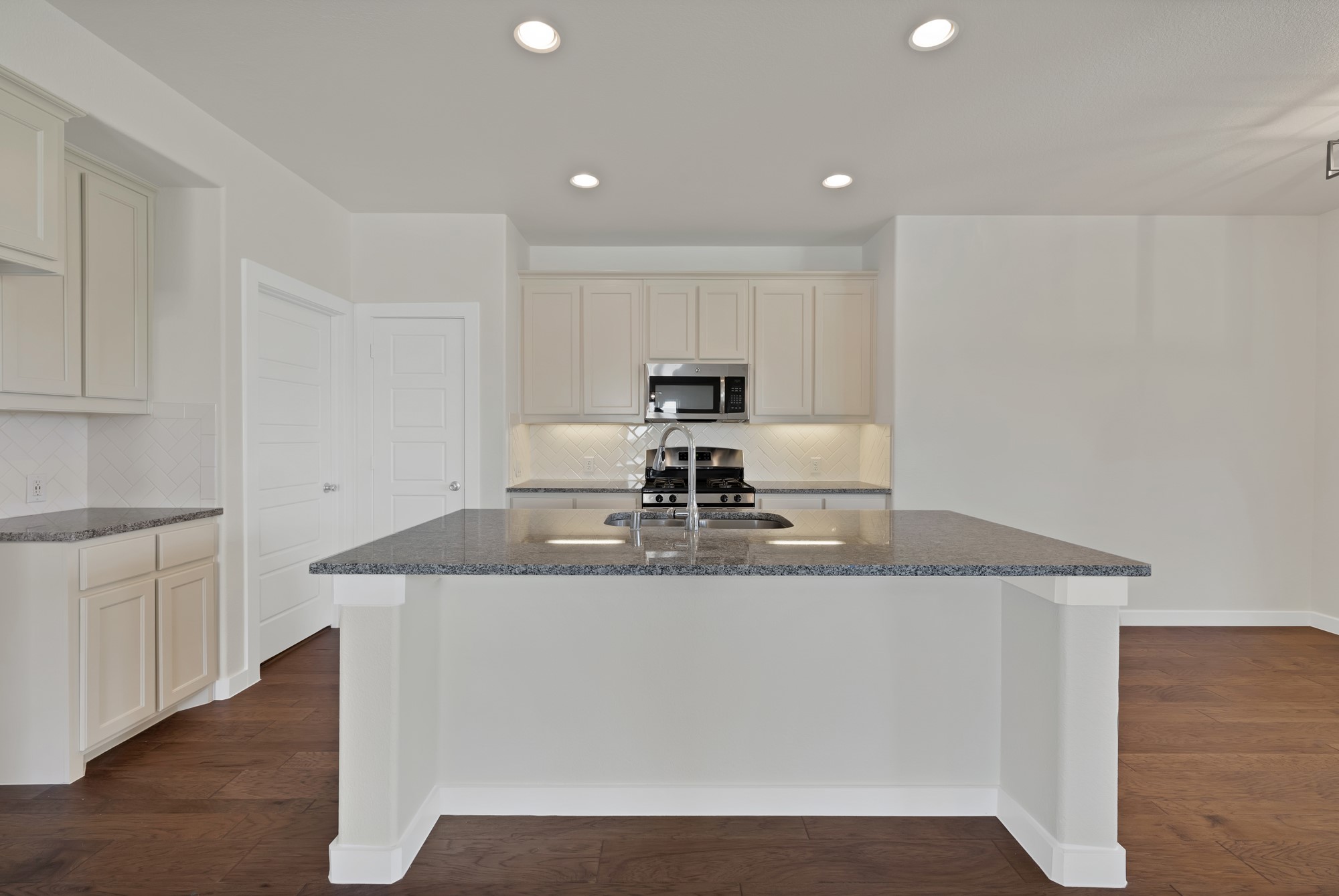 1800 6th Street