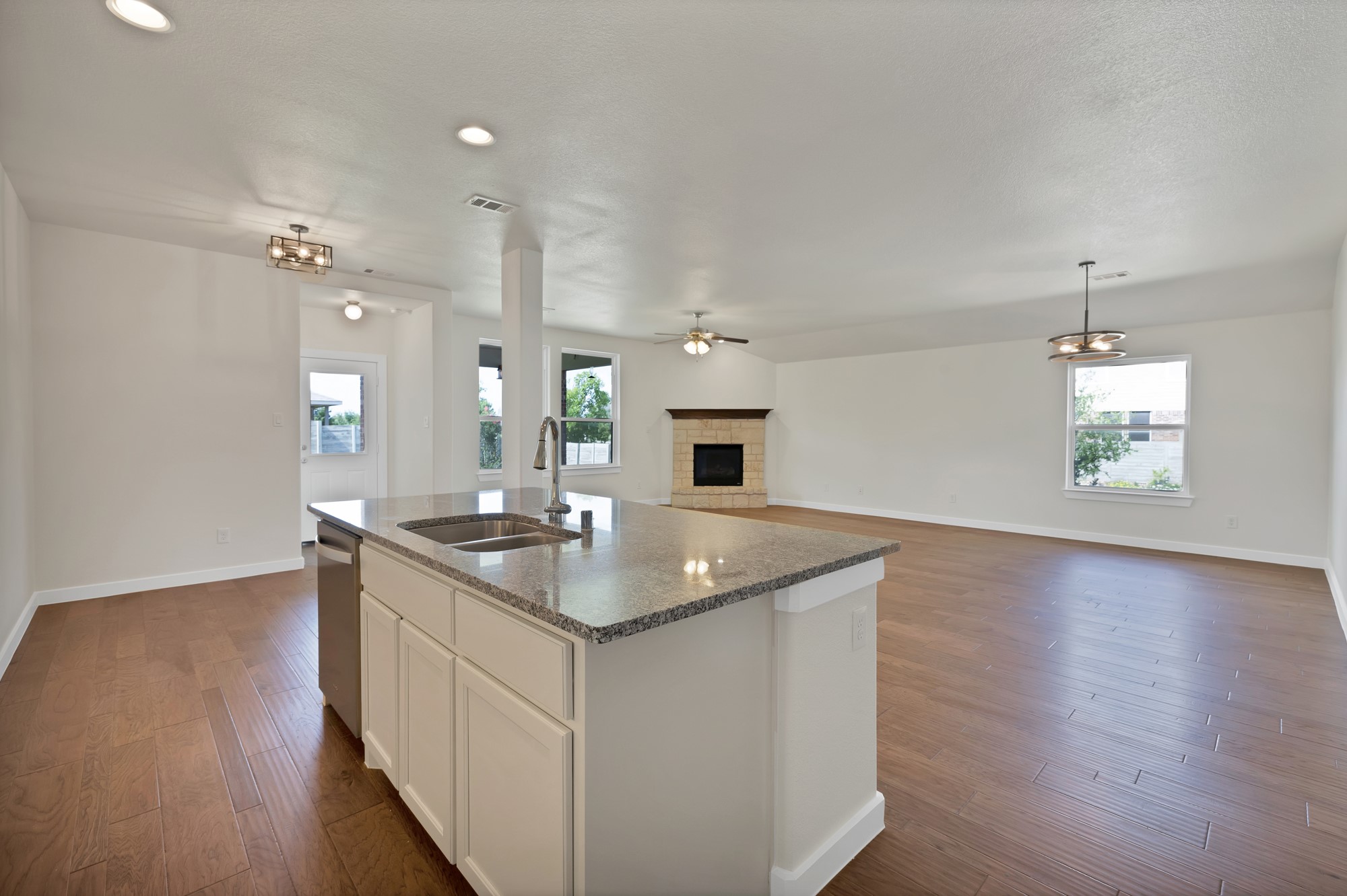 1800 6th Street