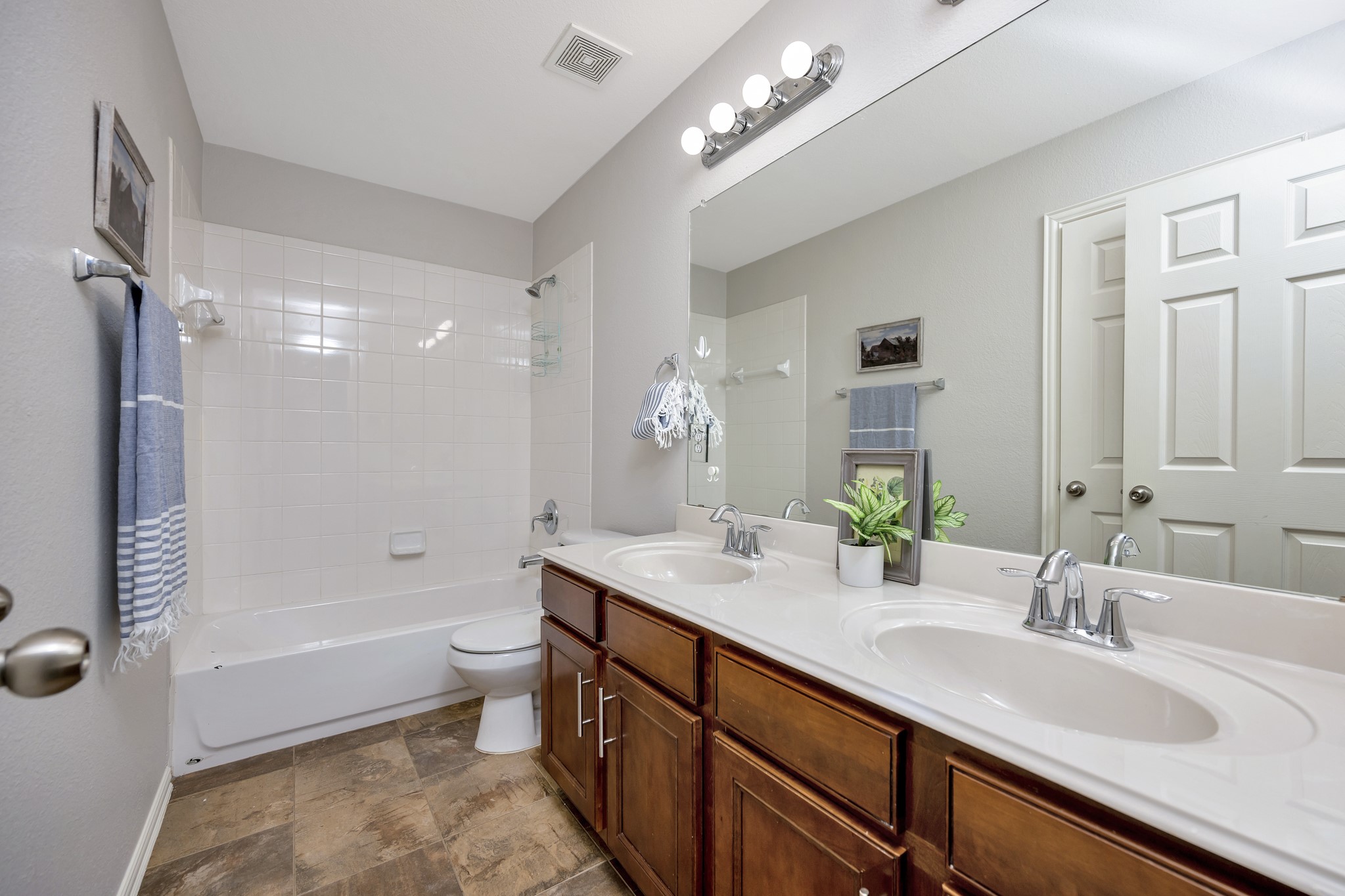 12400 Outlook Avenue