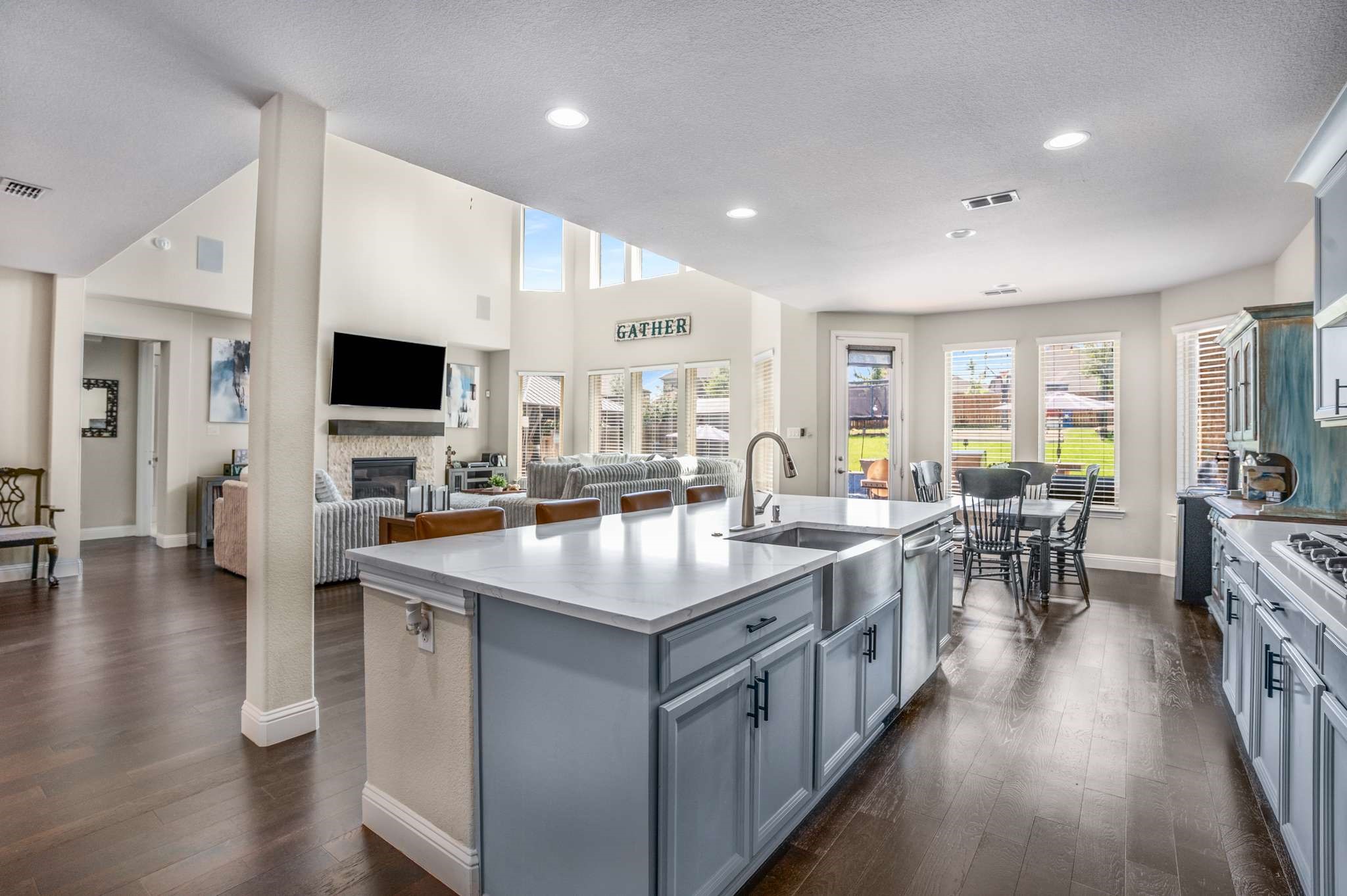 1129 Uplands Drive