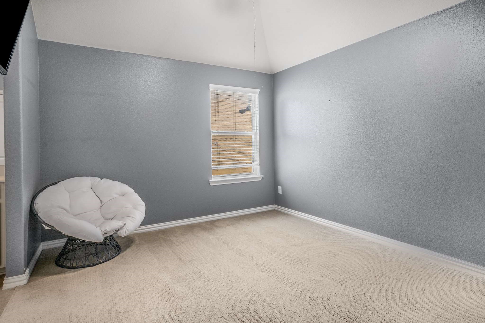 1129 Uplands Drive