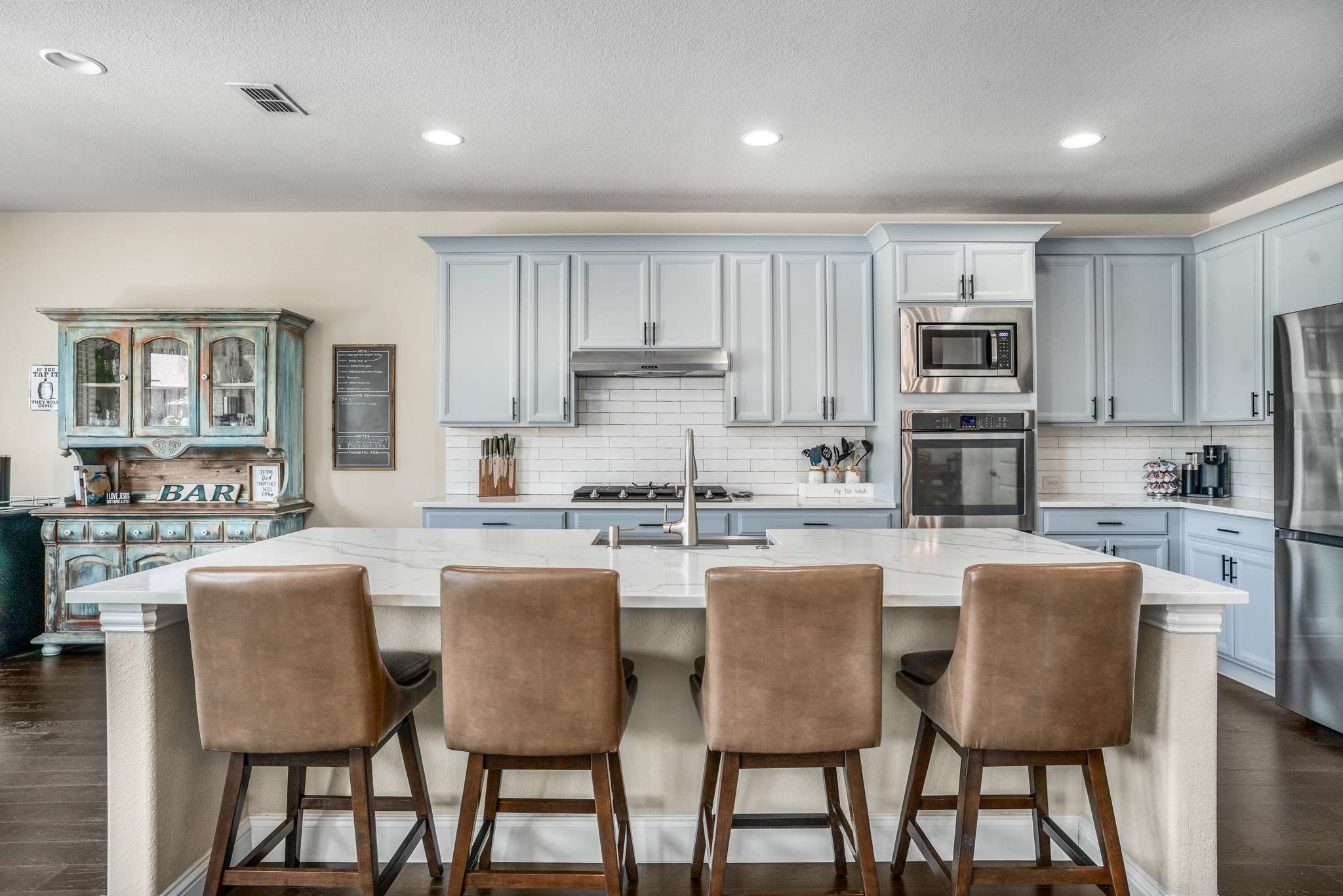 1129 Uplands Drive