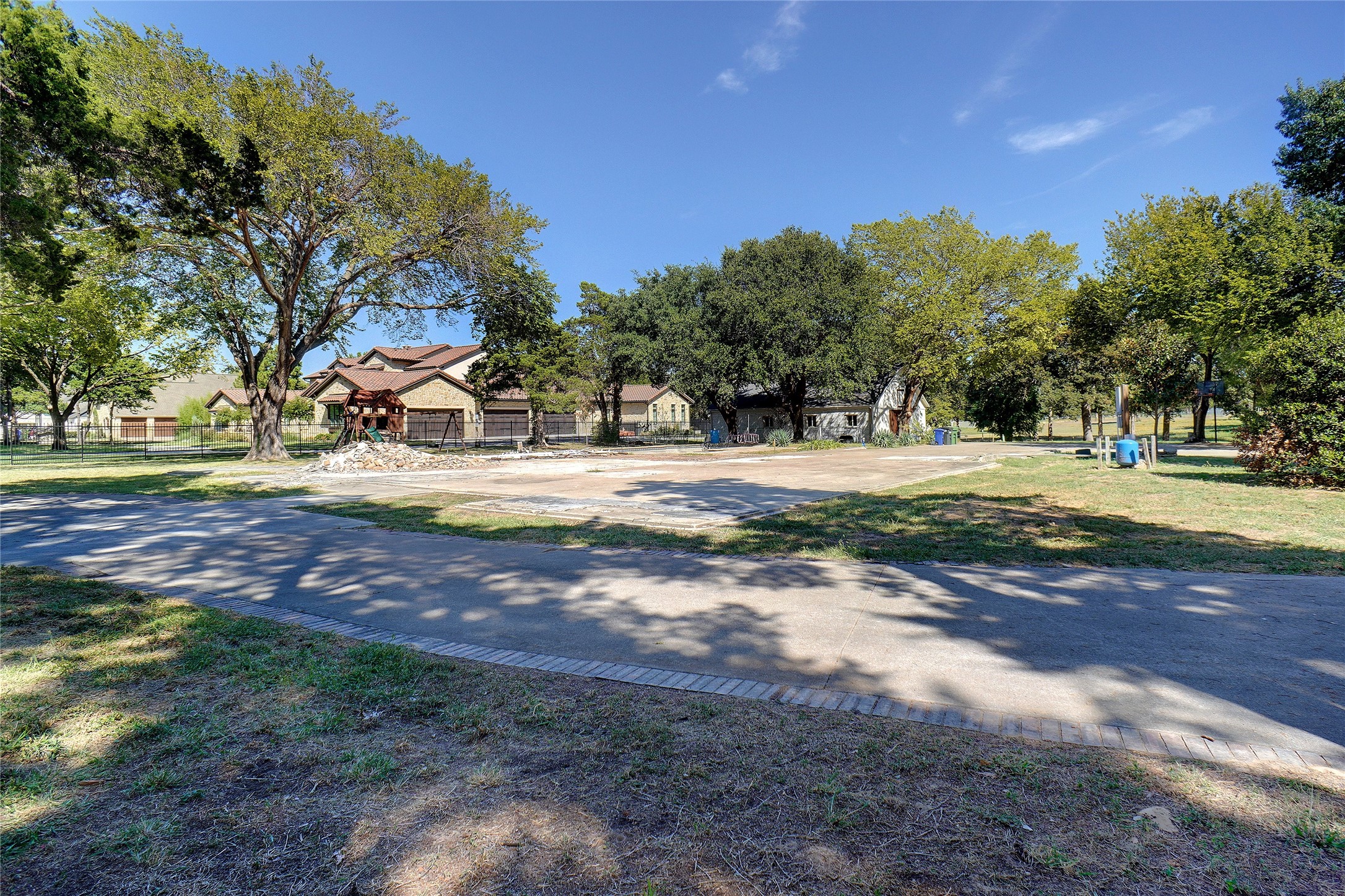 1275 Shady Oaks Drive