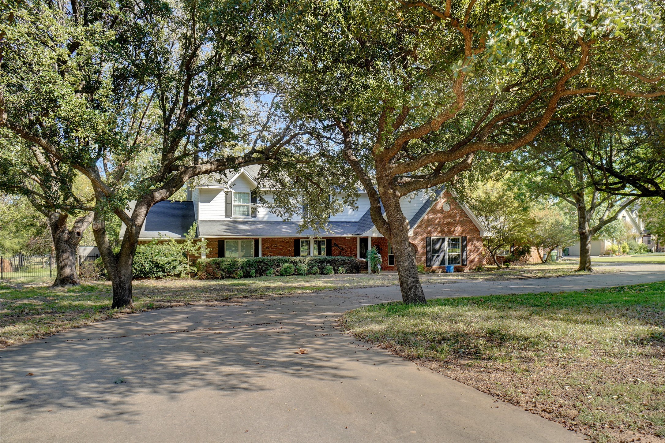 1275 Shady Oaks Drive