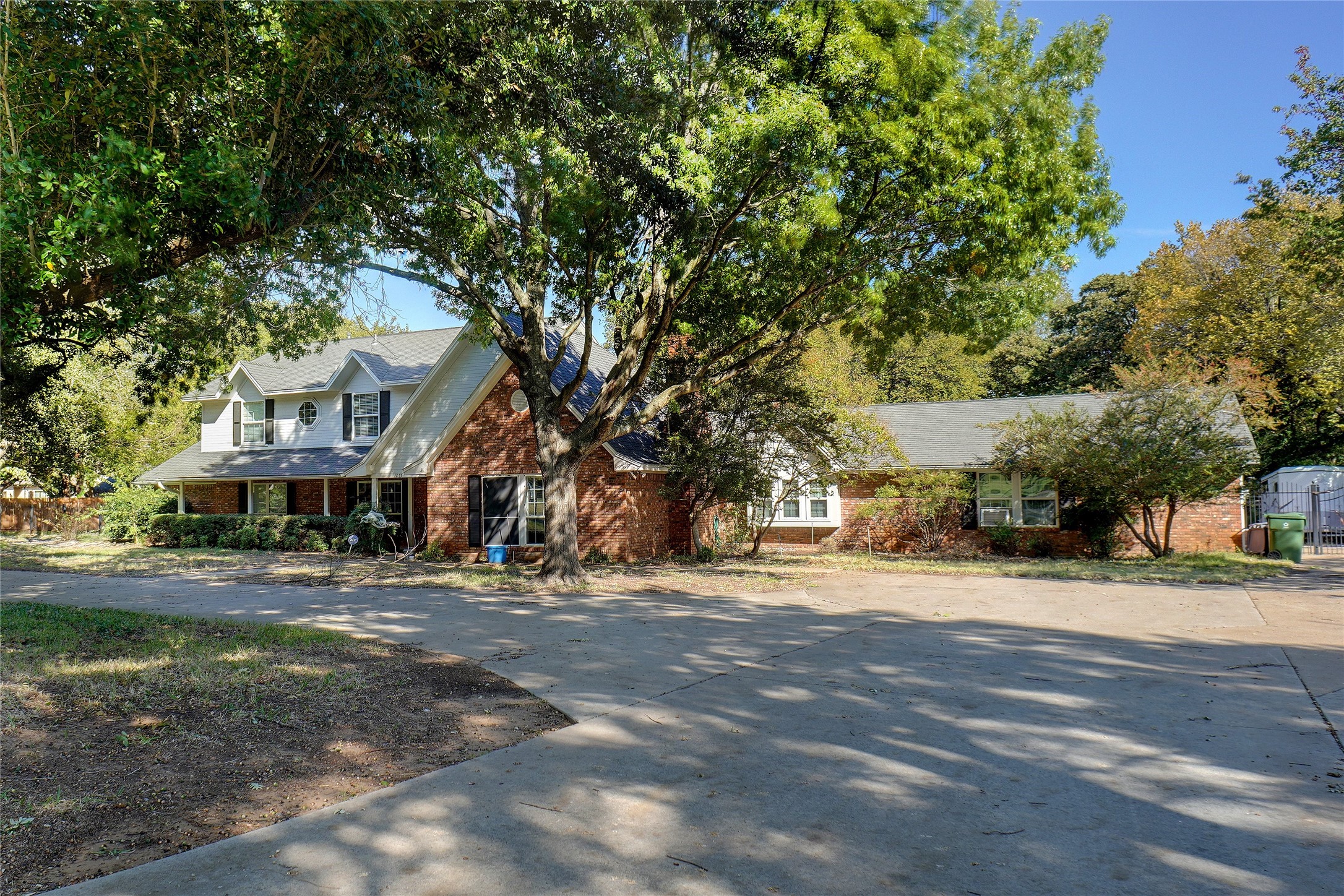 1275 Shady Oaks Drive