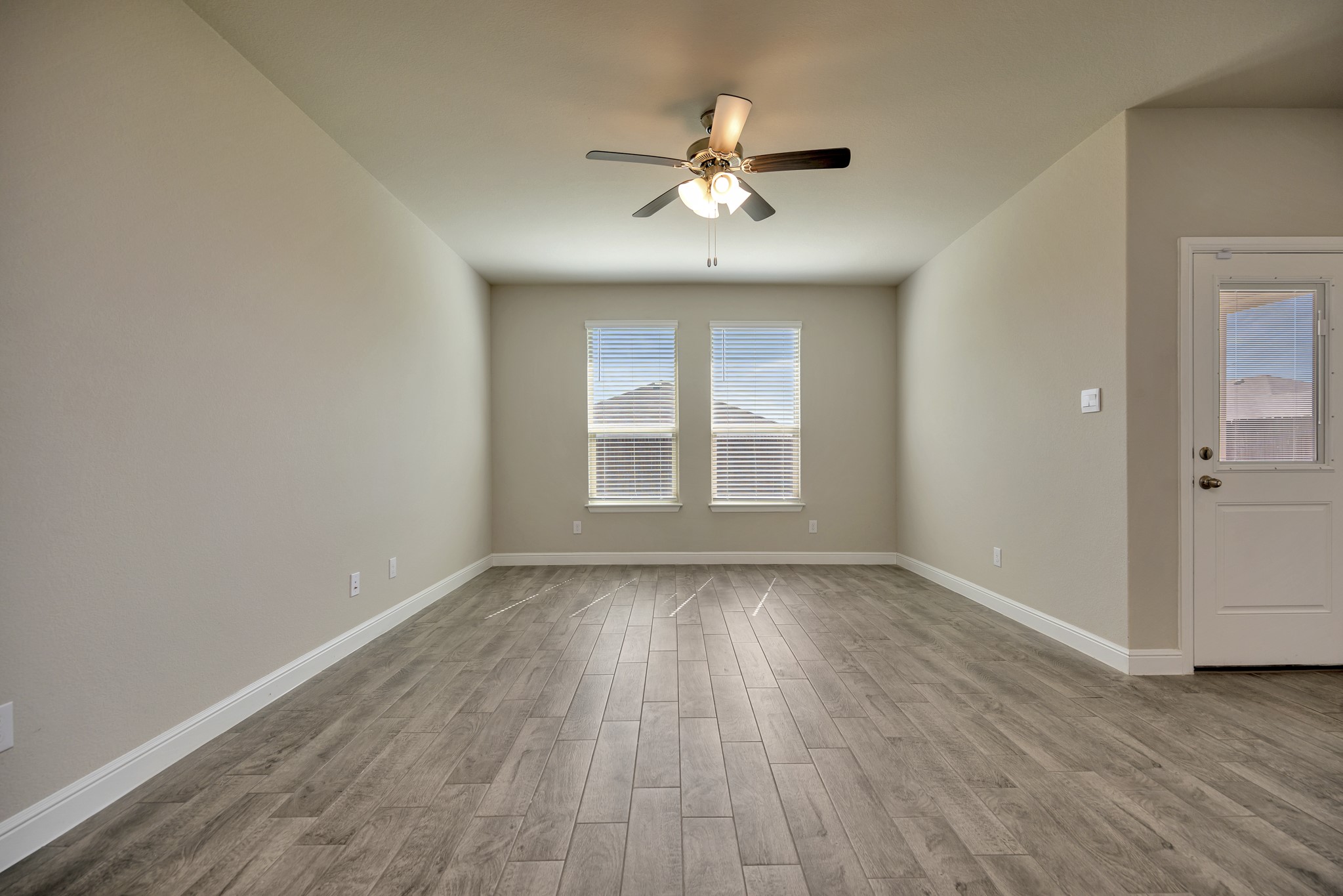 1016 Croxley Way