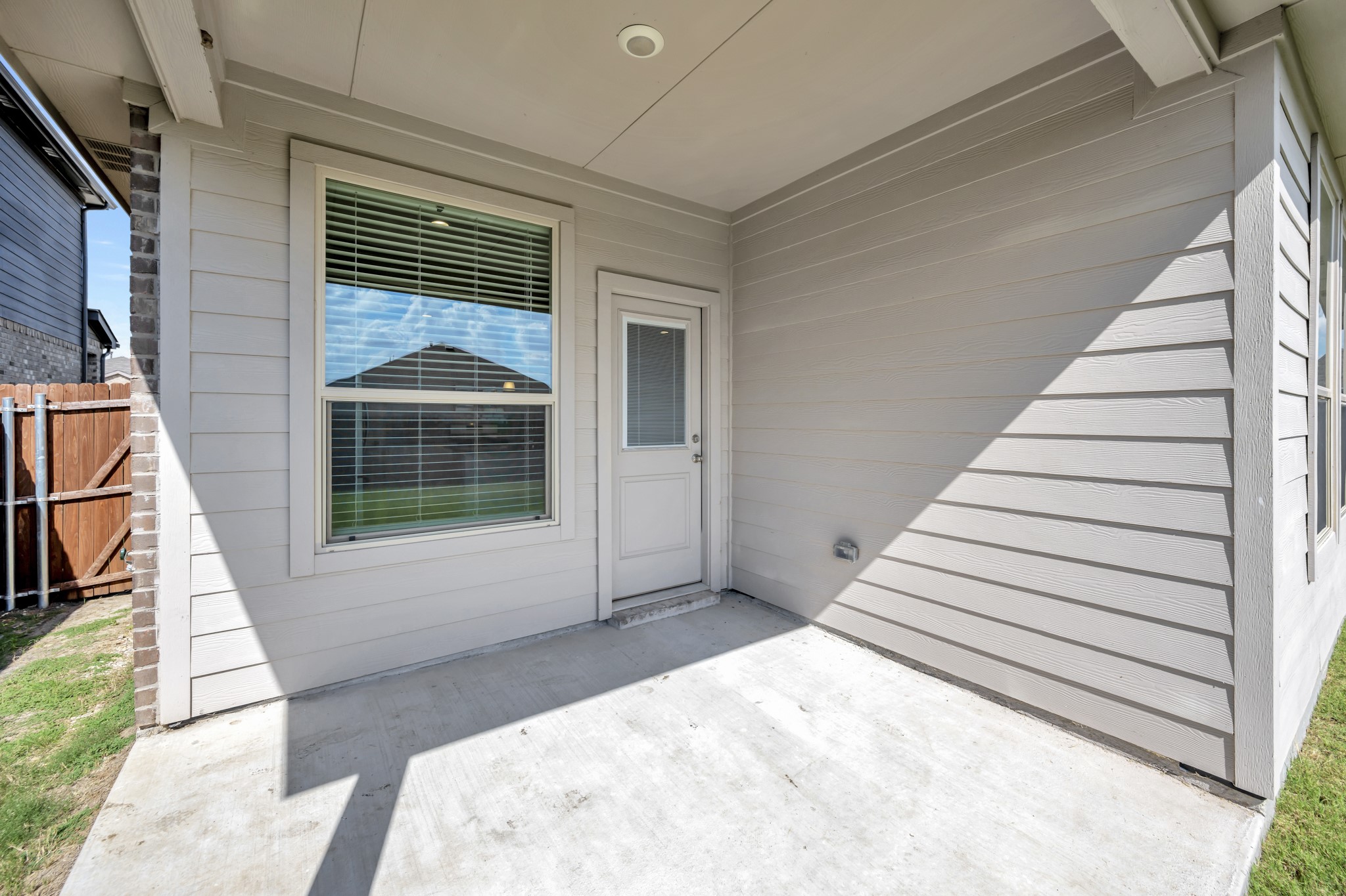 1016 Croxley Way