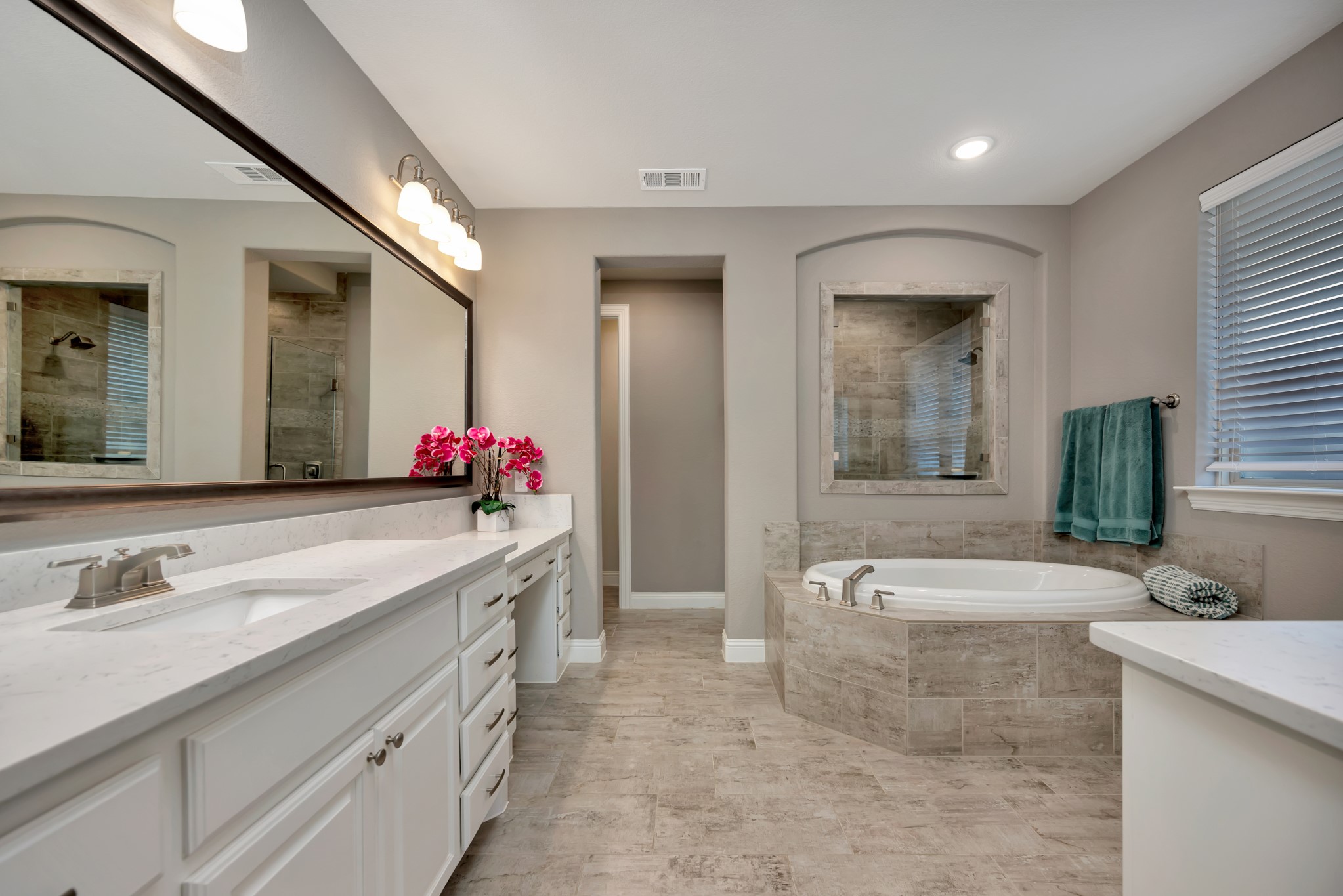 1117 Thornhill Way
