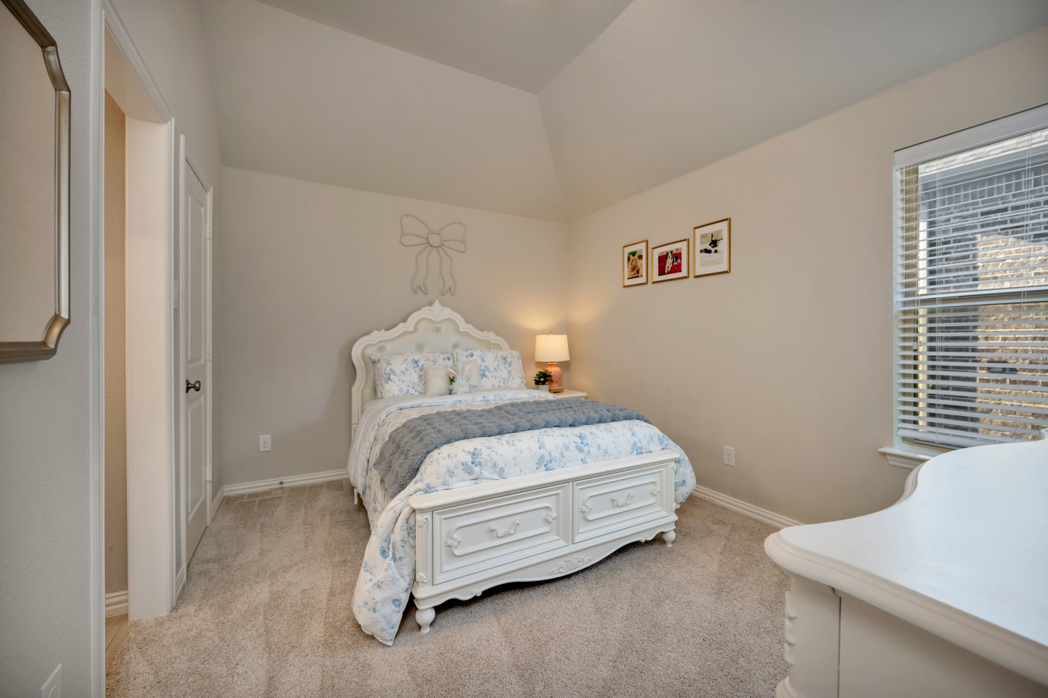 1117 Thornhill Way