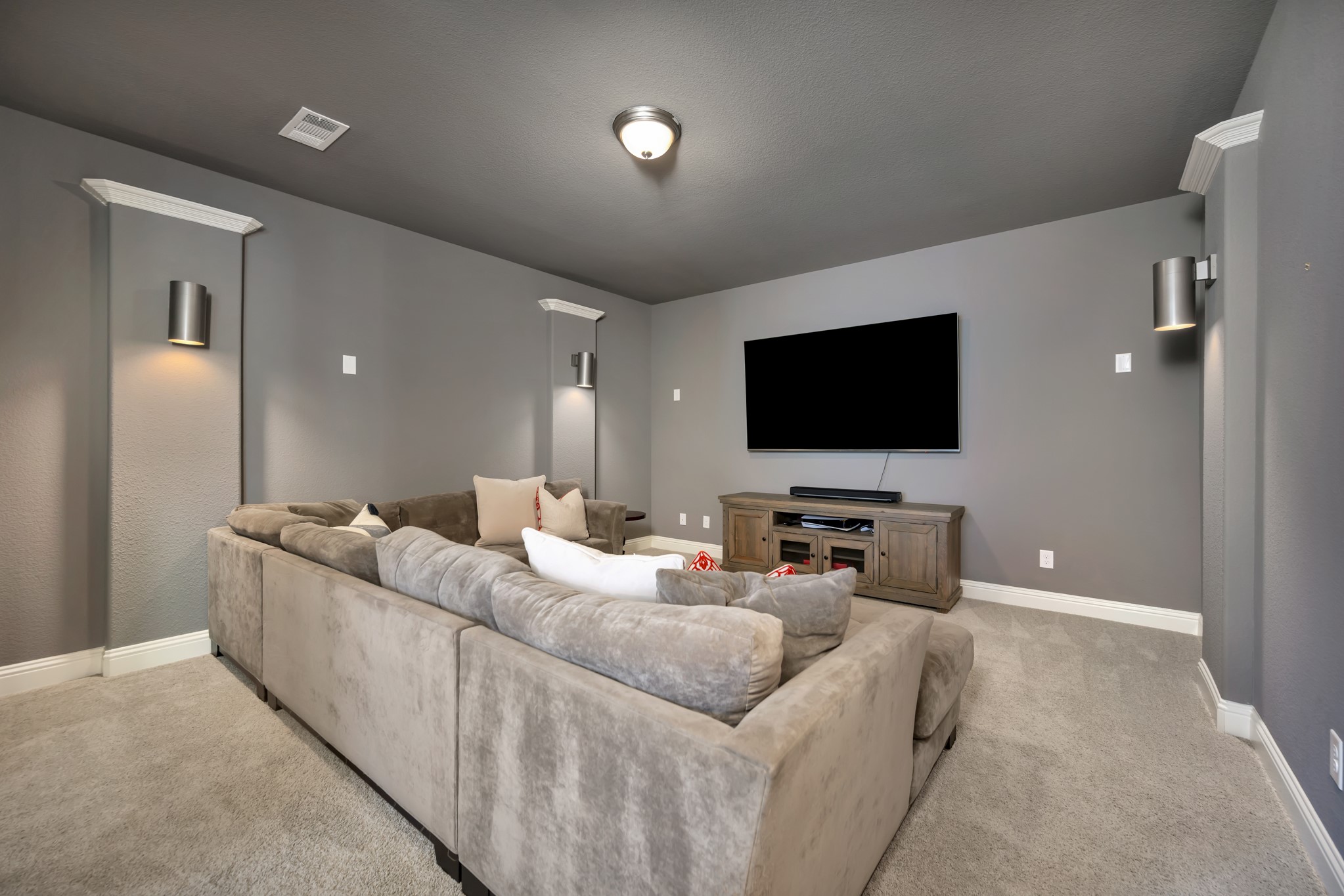 1117 Thornhill Way