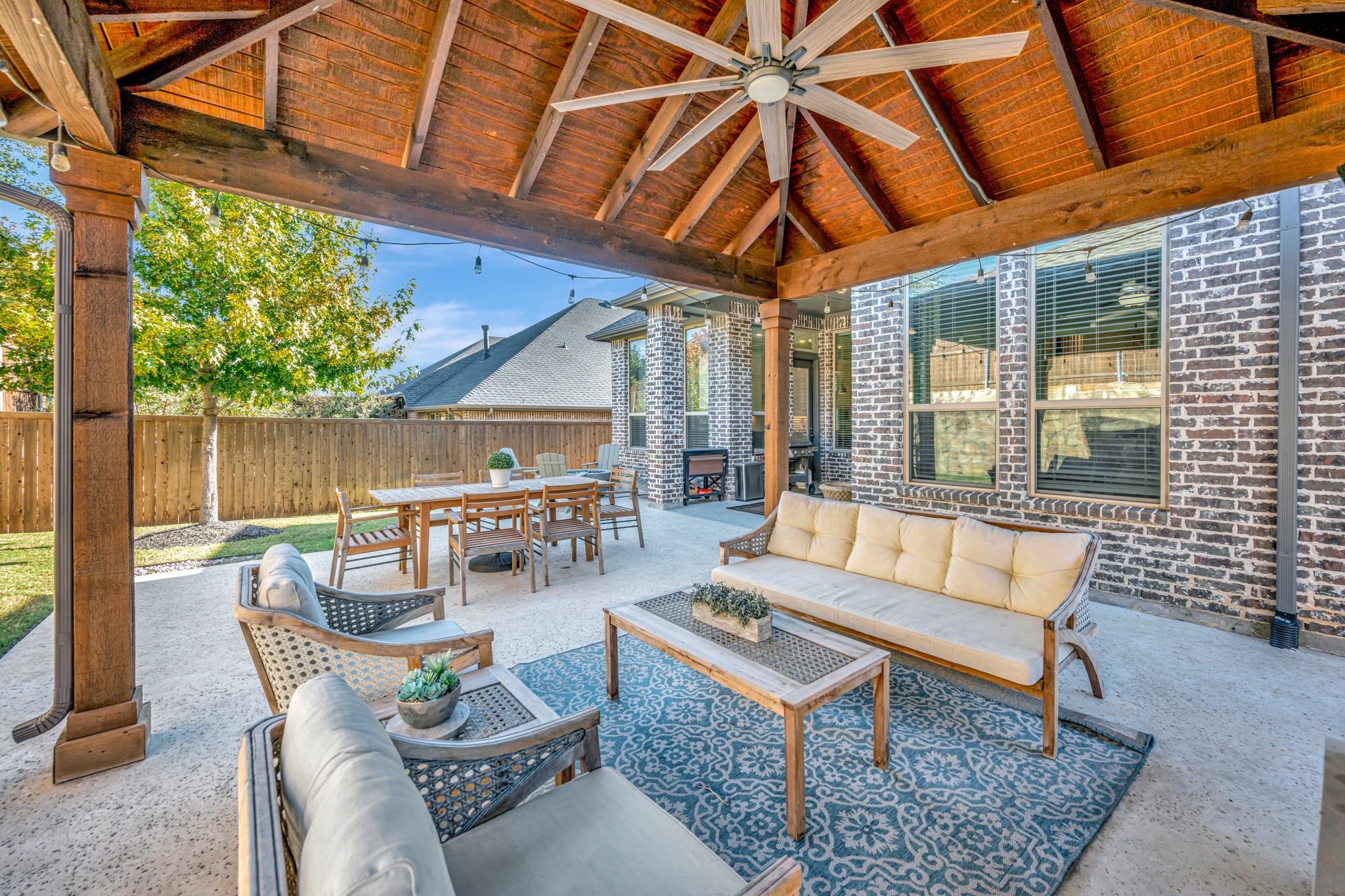 1117 Thornhill Way