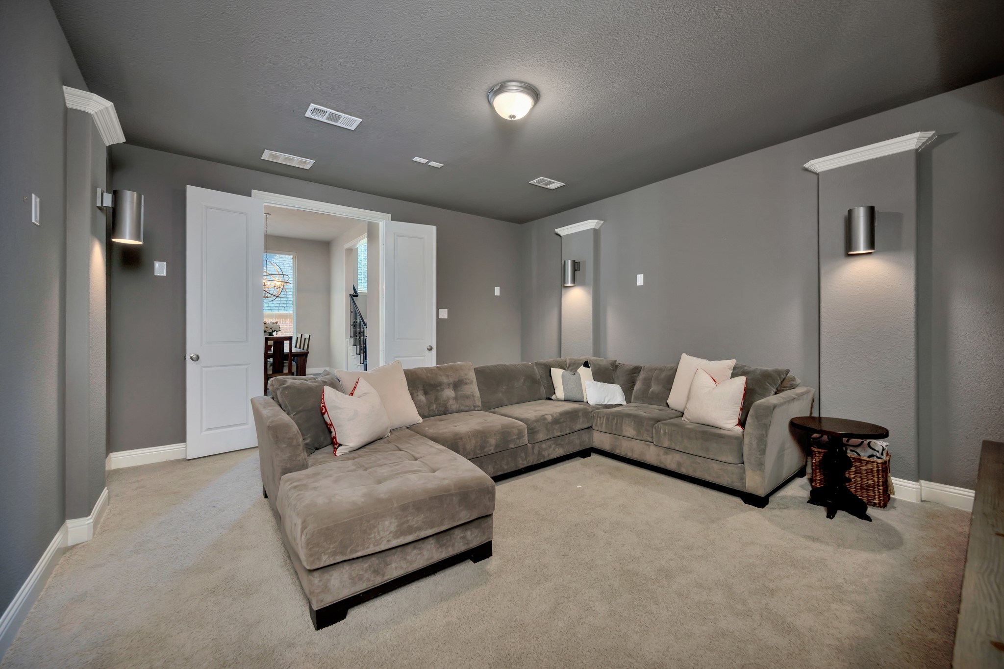1117 Thornhill Way