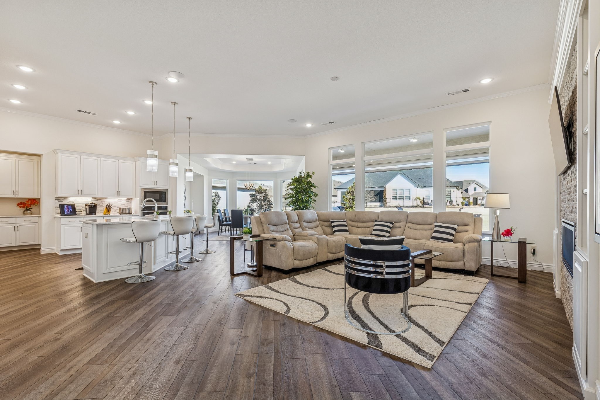 8717 Basanite Avenue