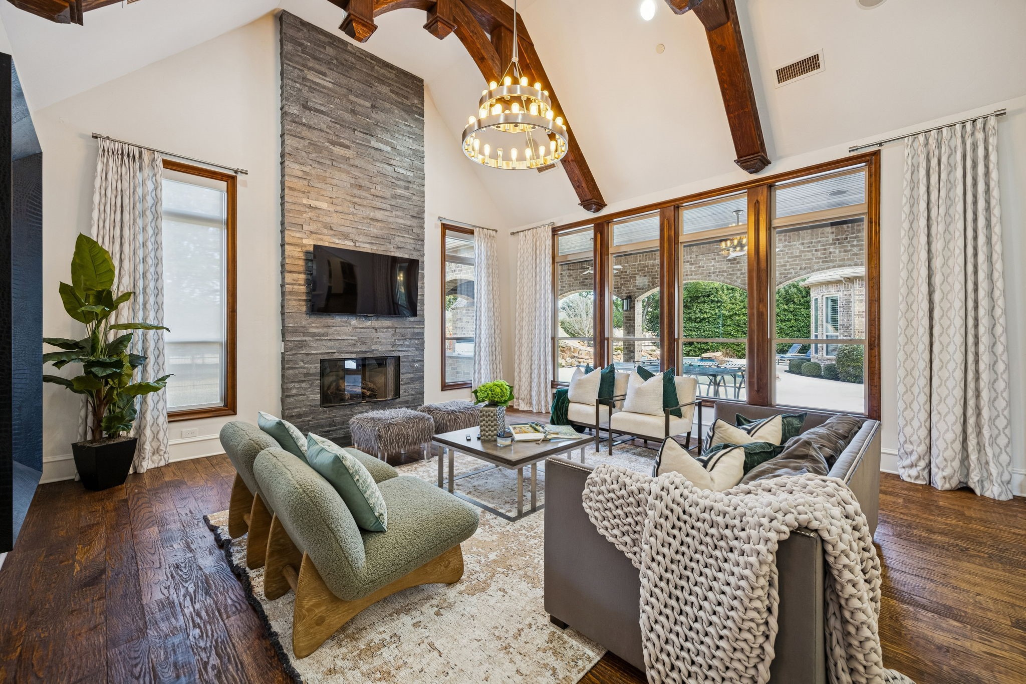 912 Silverton Street