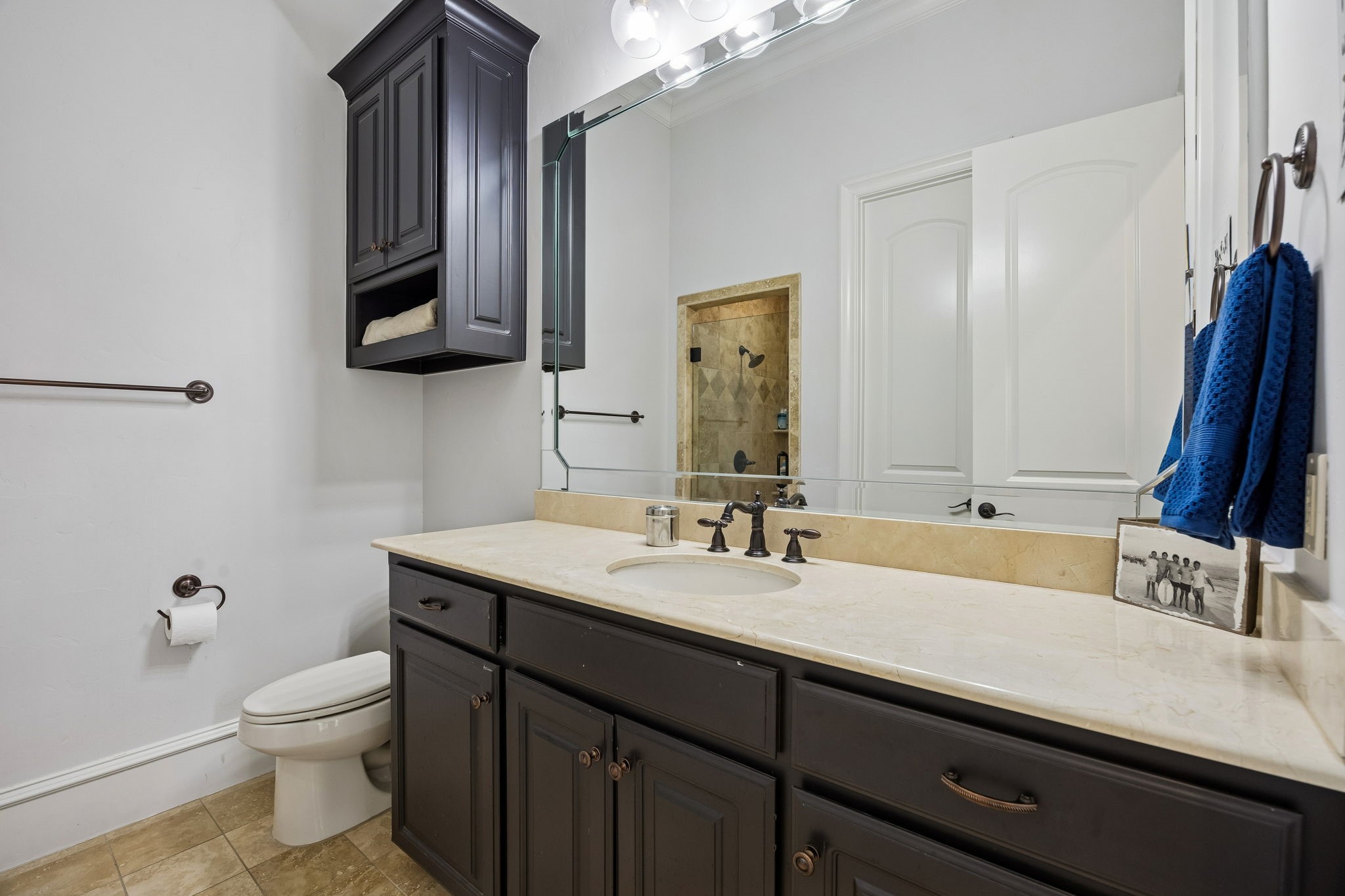 912 Silverton Street