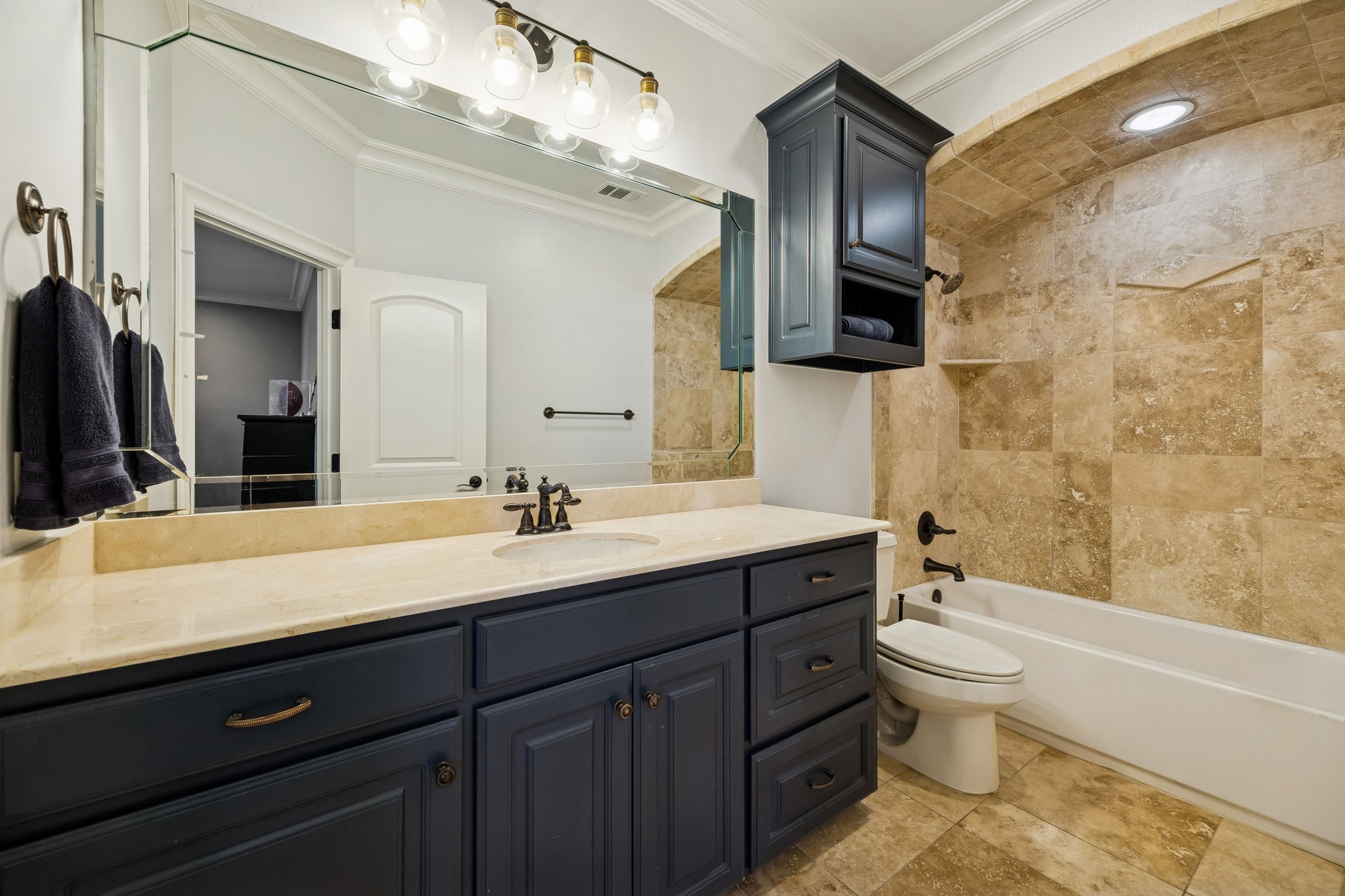 912 Silverton Street