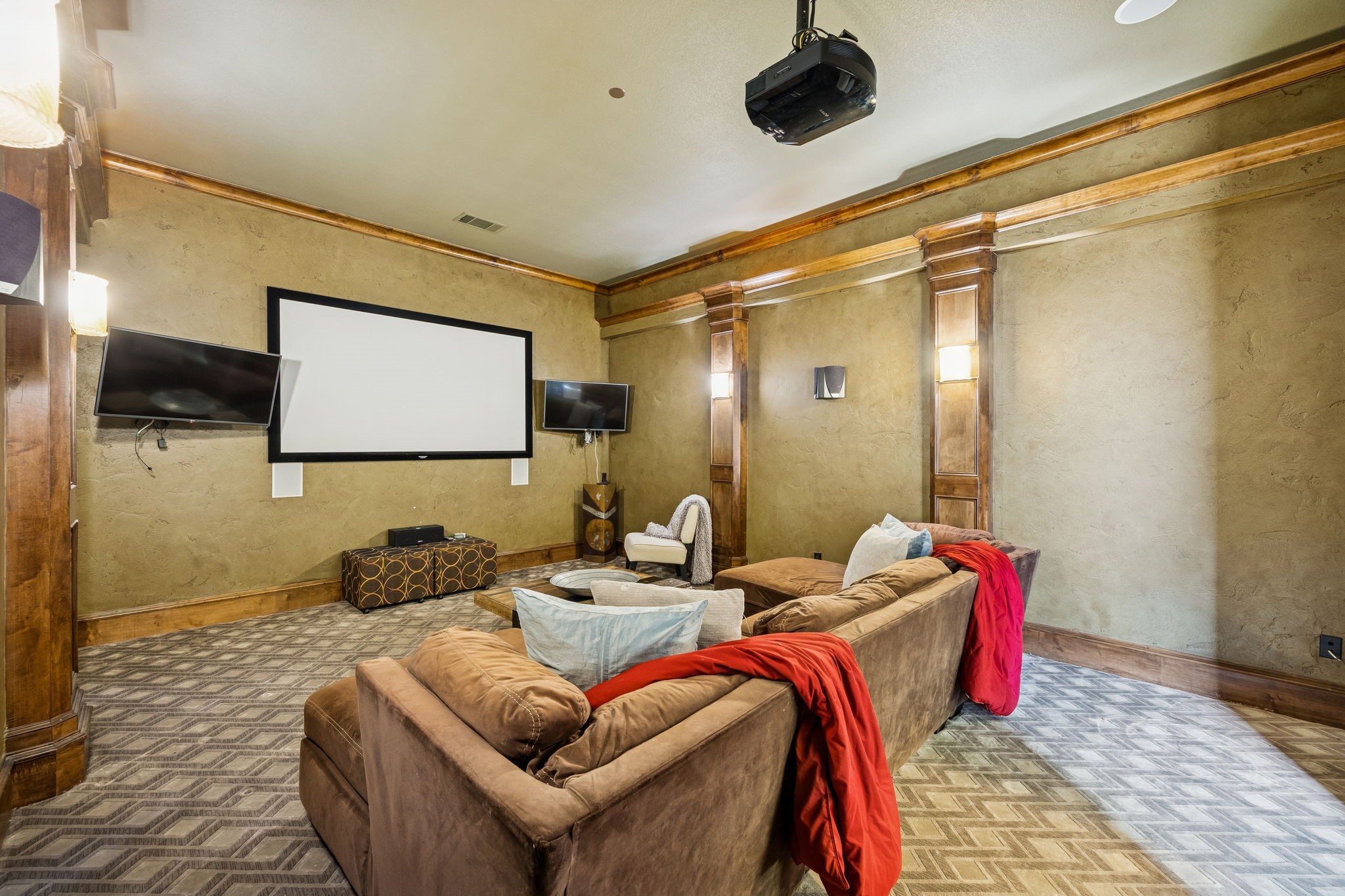 912 Silverton Street