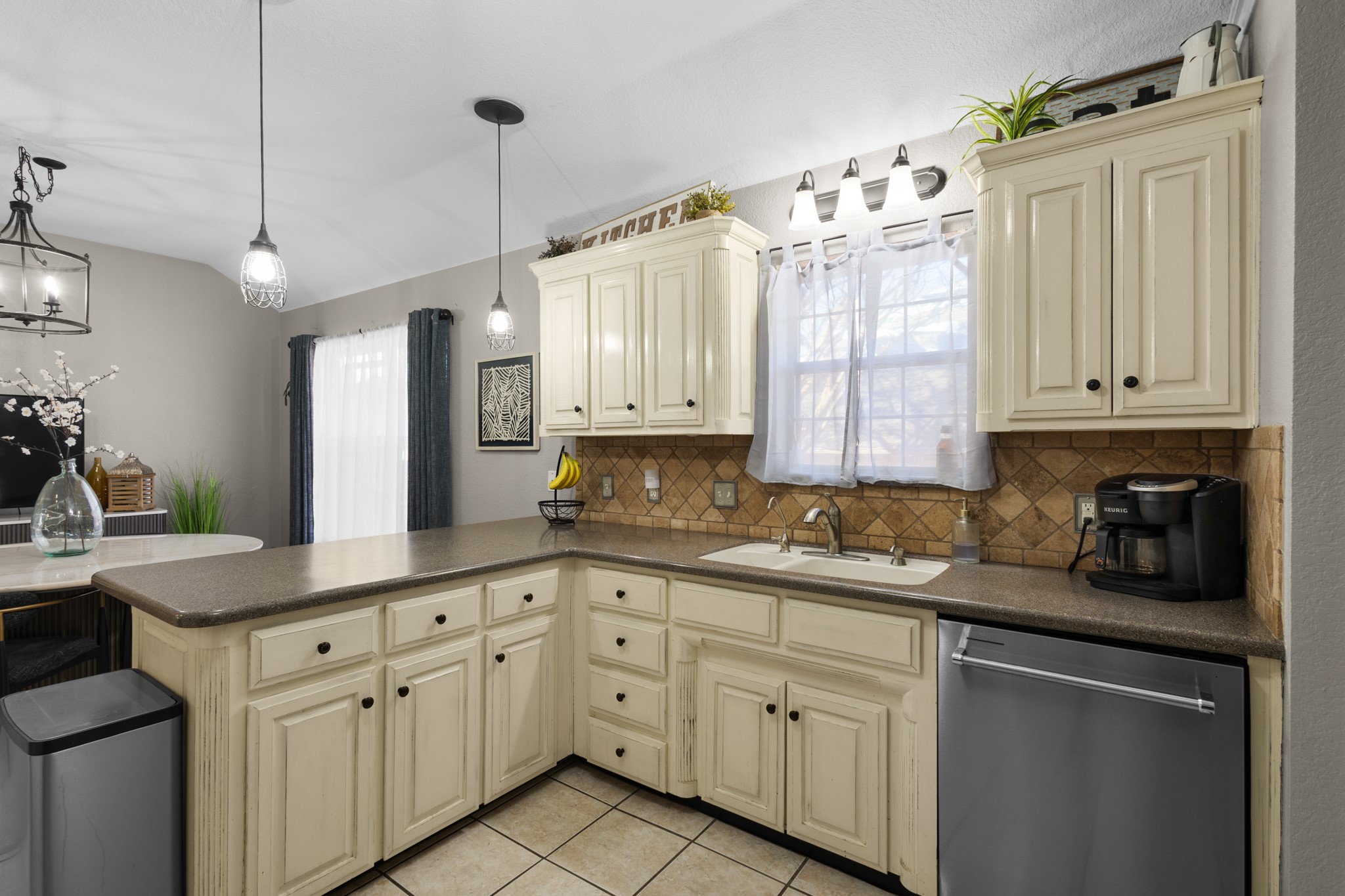 1701 Oakmeadow Drive