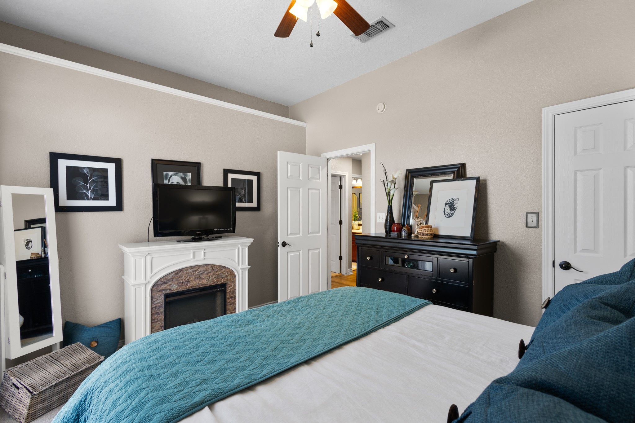 1701 Oakmeadow Drive