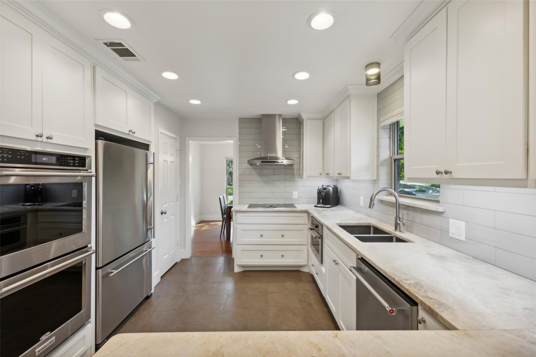 10 Valley Wood Court