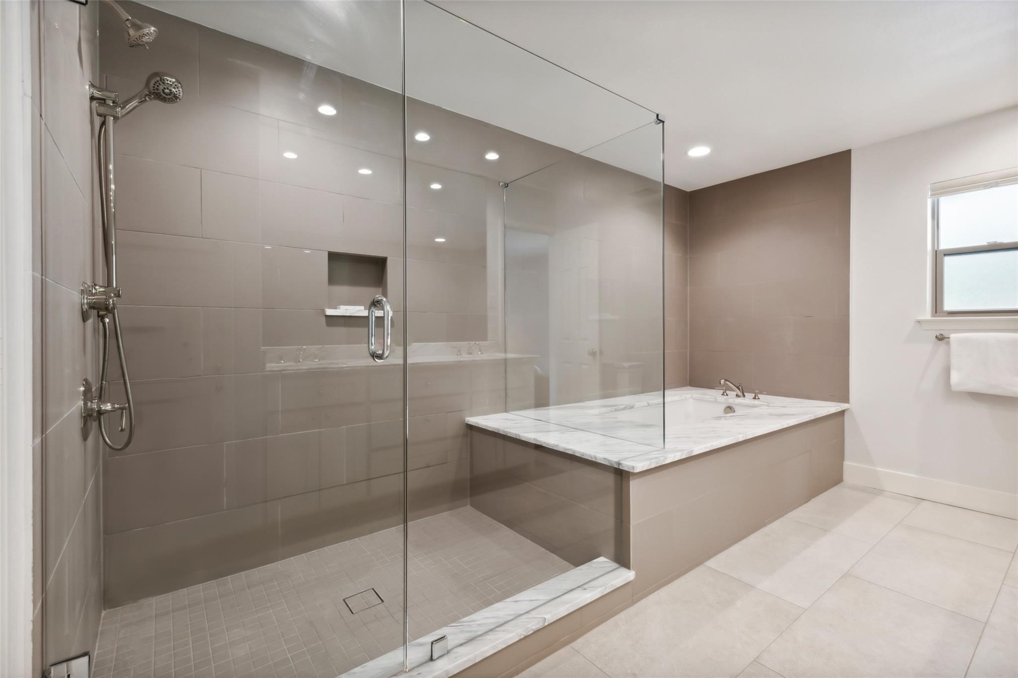 10 Valley Wood Court