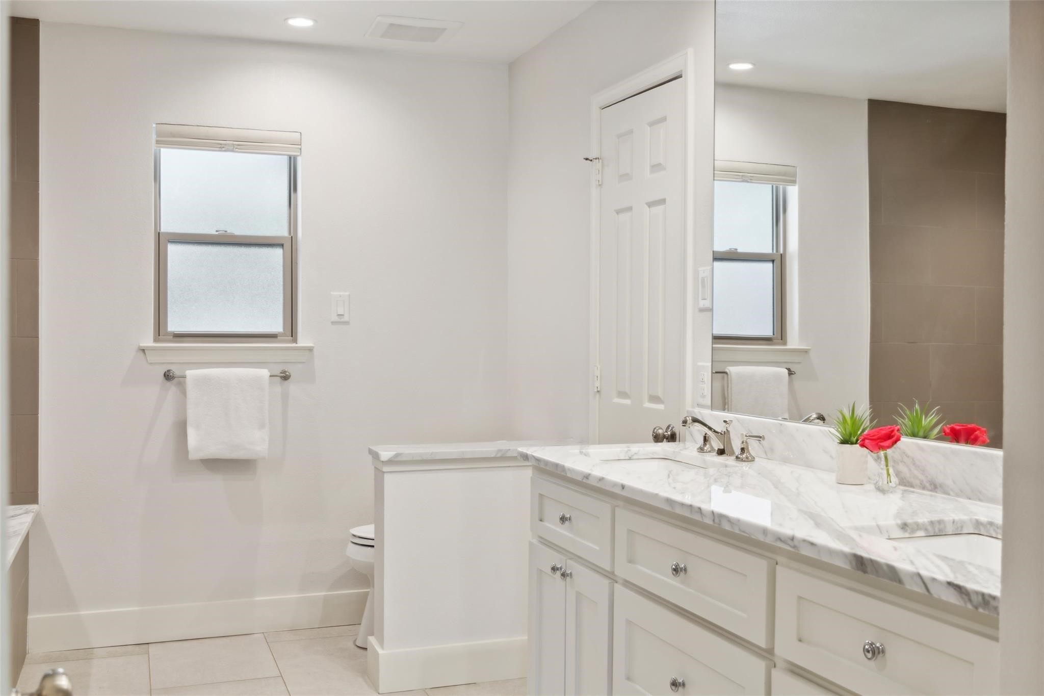 10 Valley Wood Court