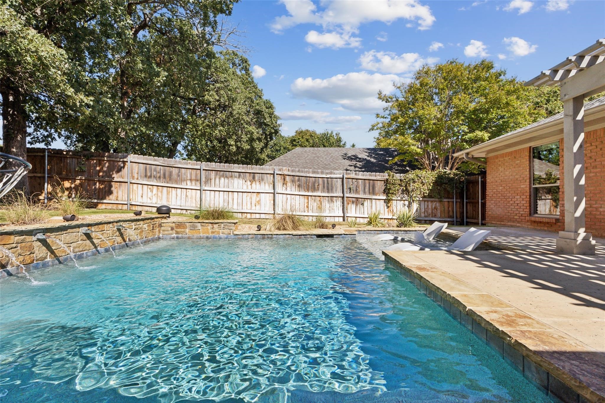 10 Valley Wood Court