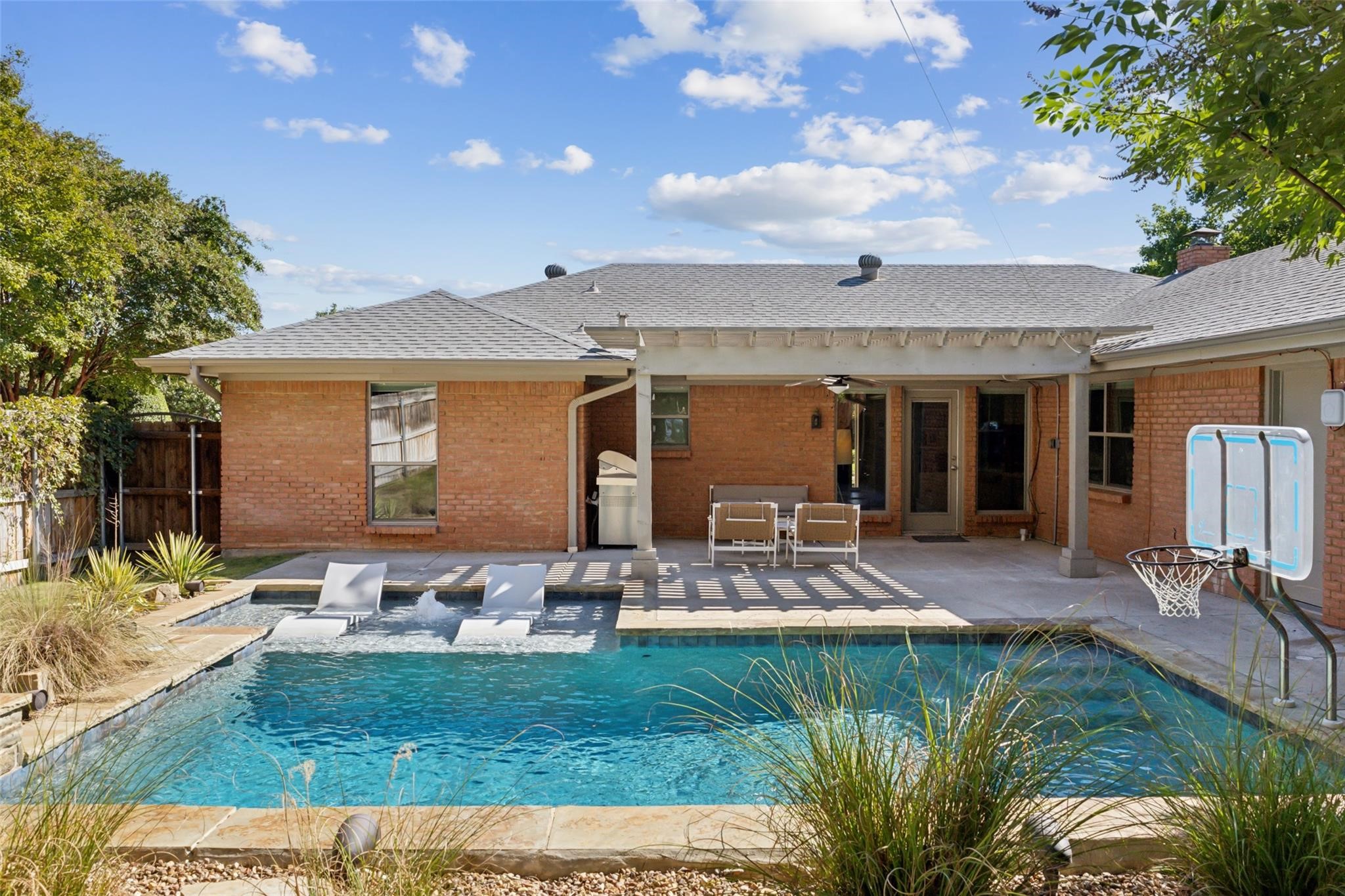 10 Valley Wood Court