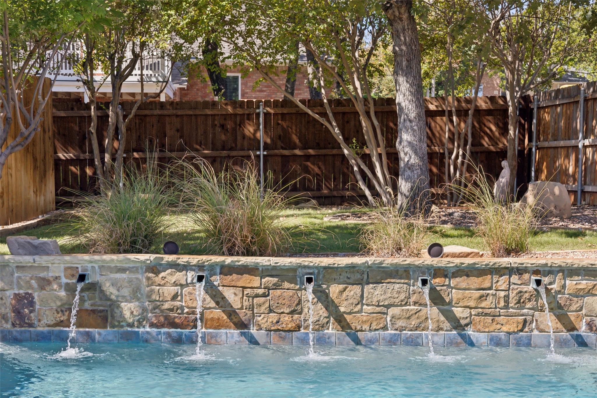 10 Valley Wood Court