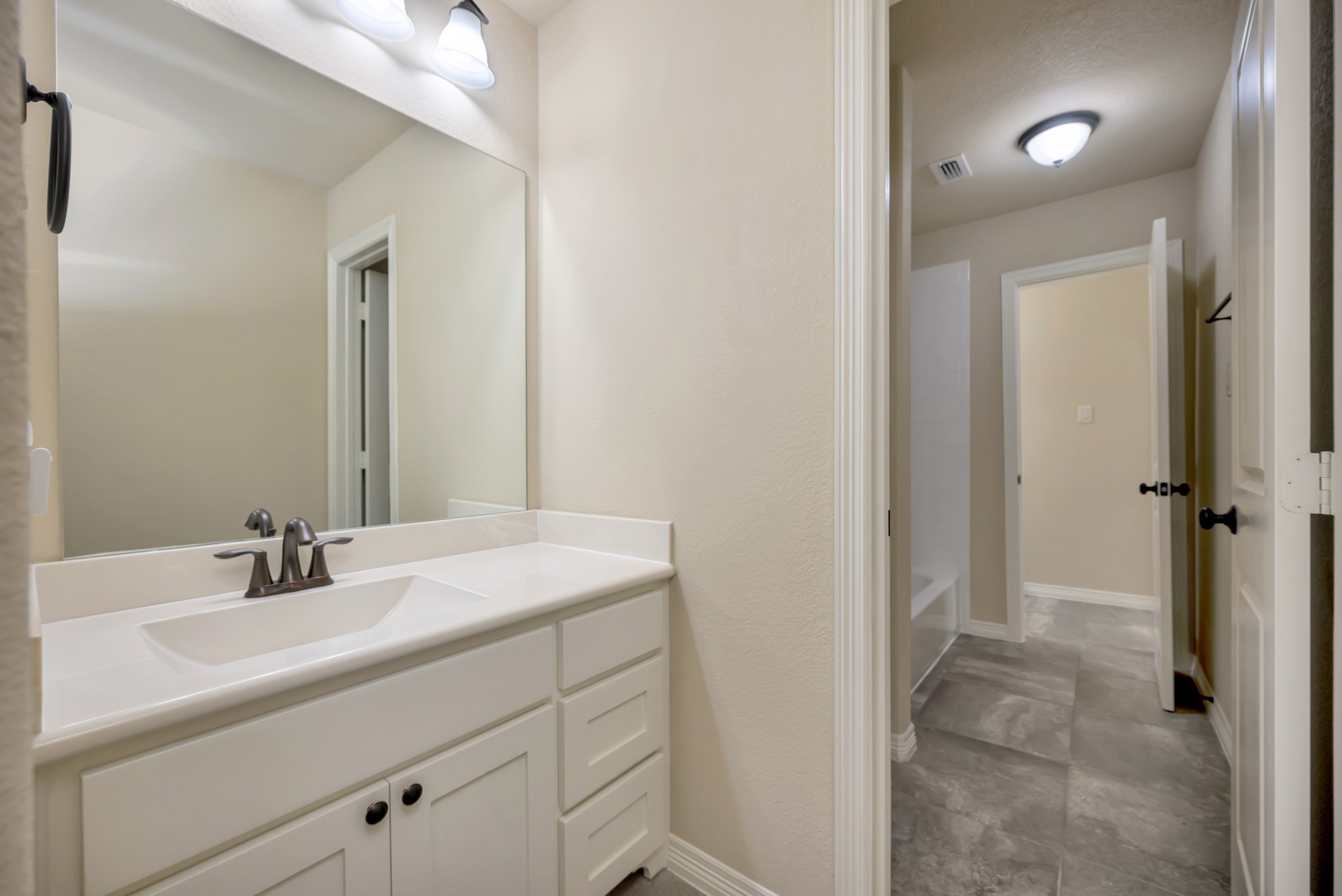 1009 Holston Hills Trail