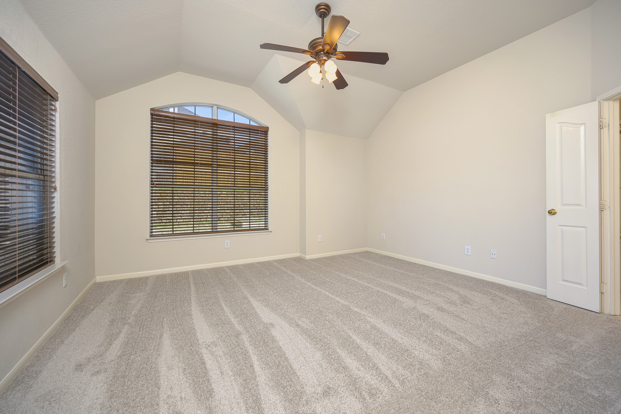 7928 Parkwood Plaza Drive