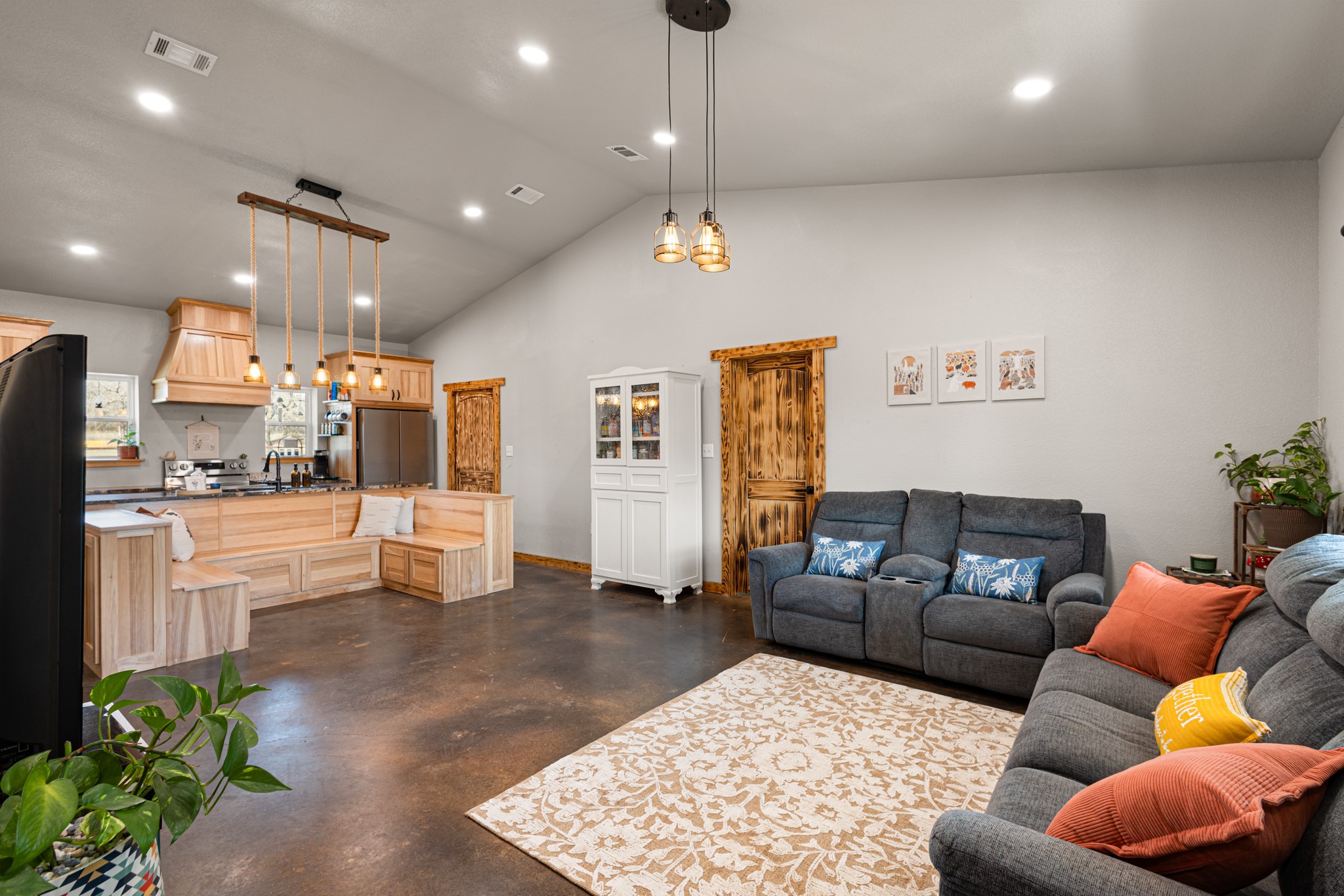 1501 Huddleston Road