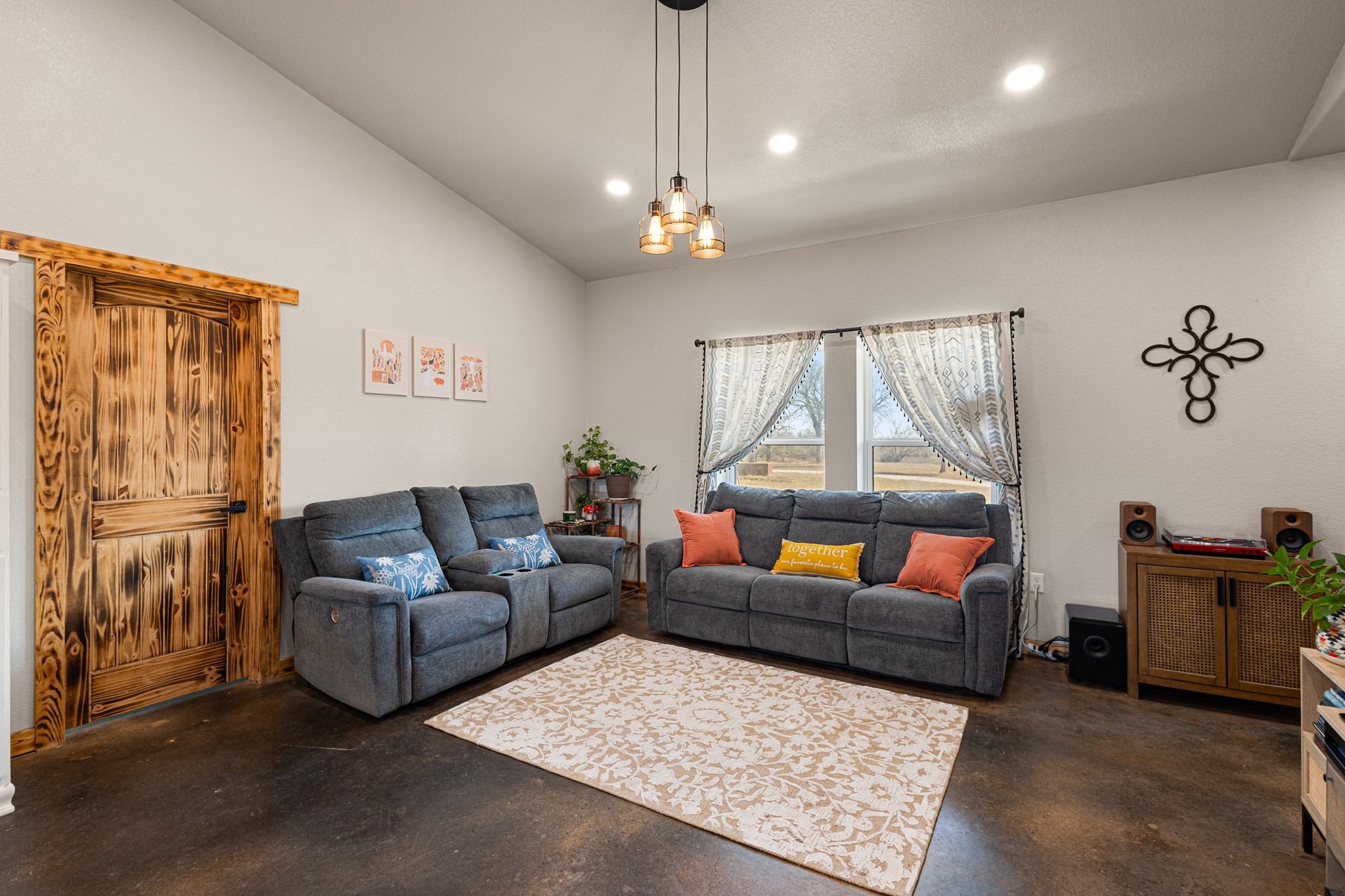 1501 Huddleston Road