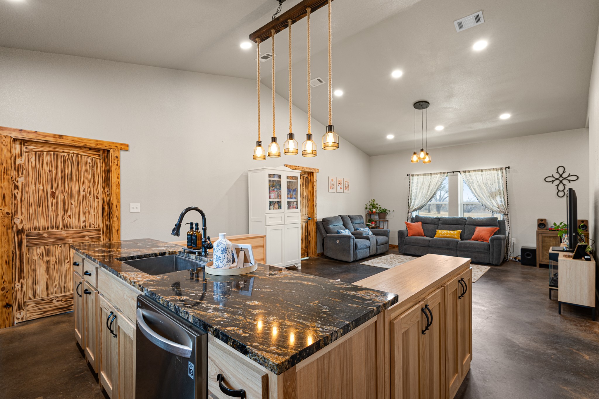 1501 Huddleston Road