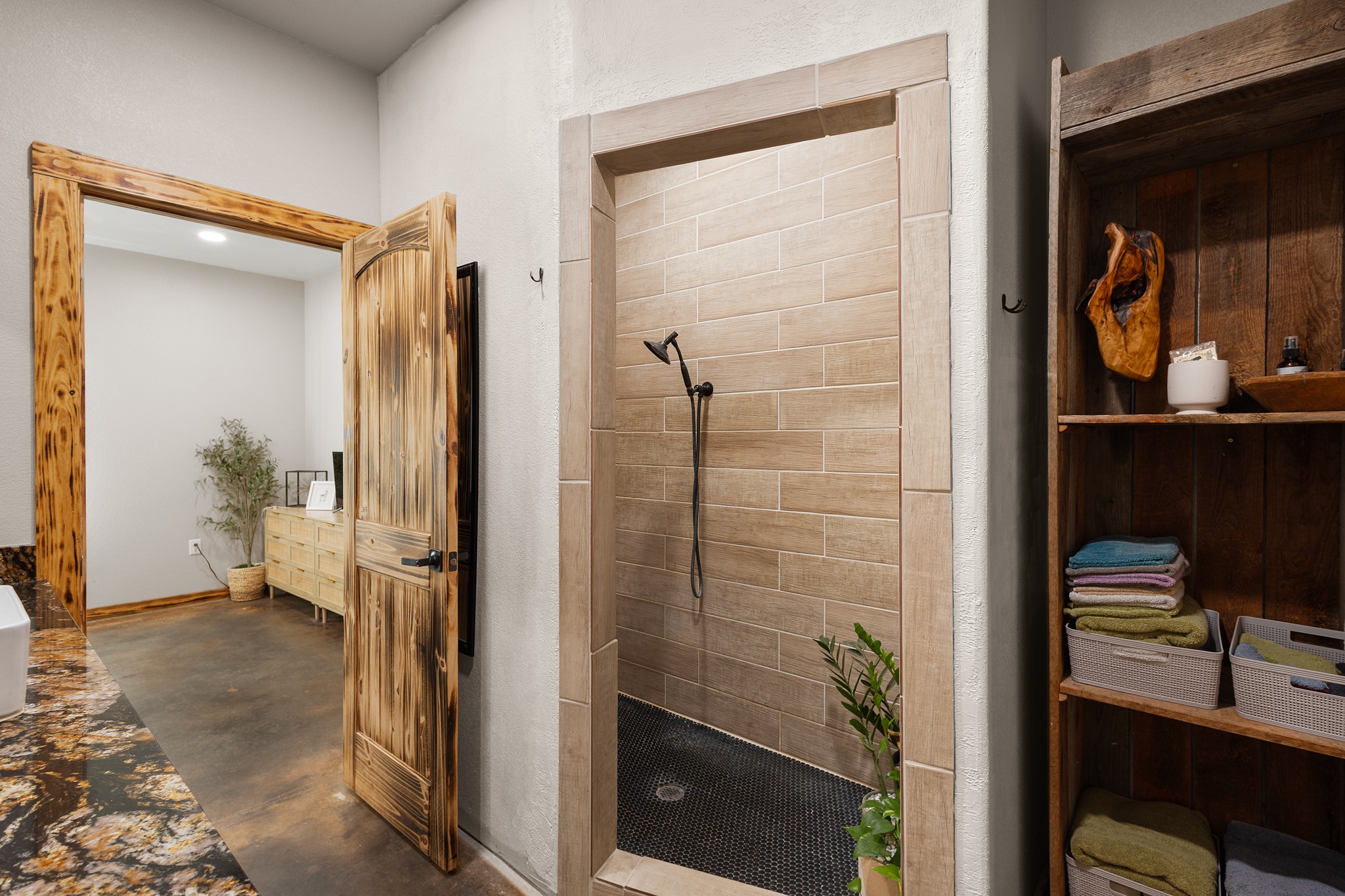 1501 Huddleston Road