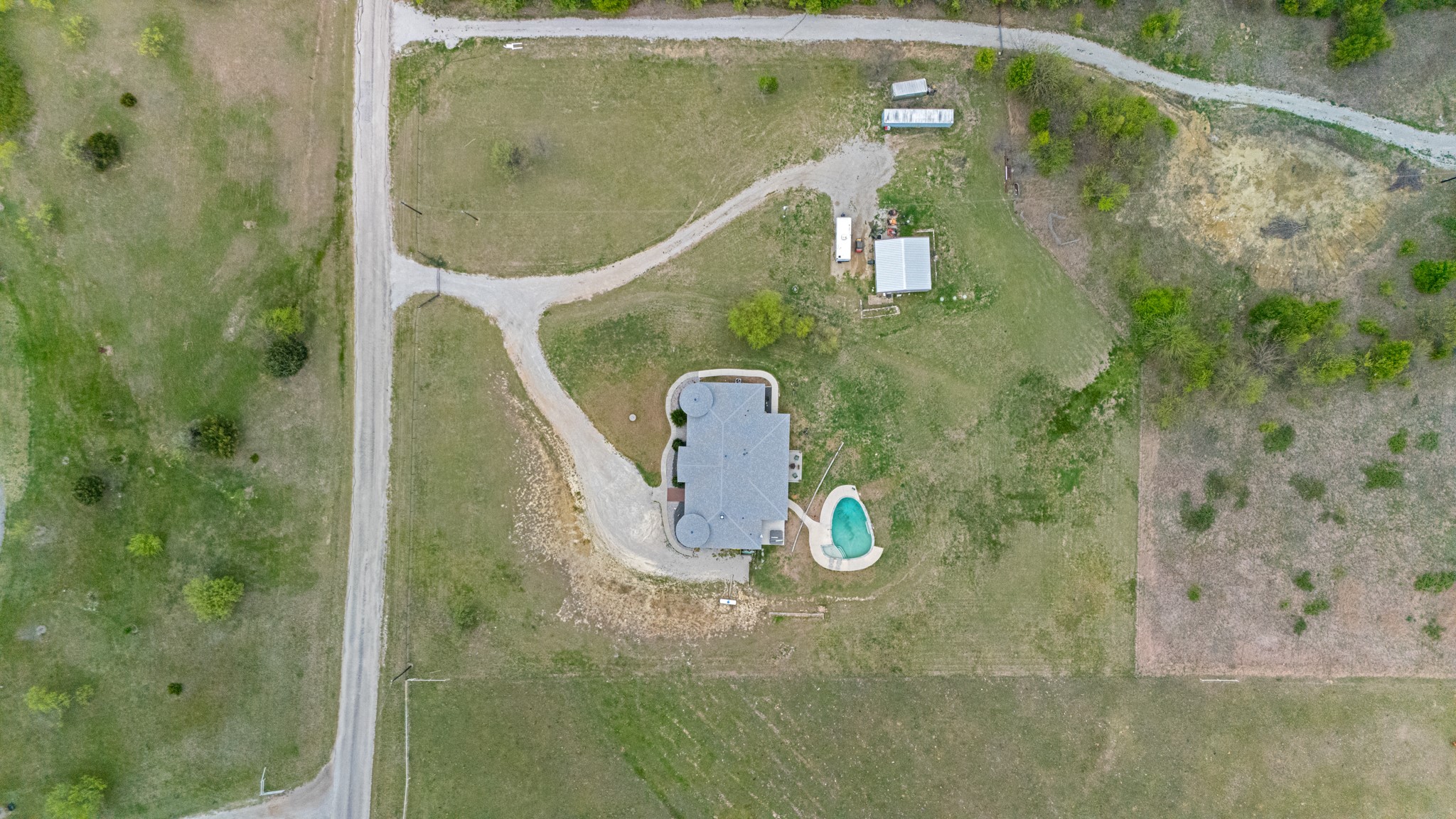 1395 Private Road 4011