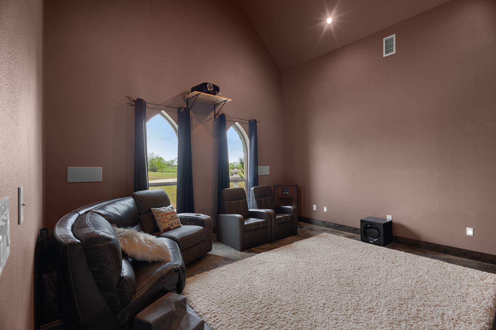 1395 Private Road 4011