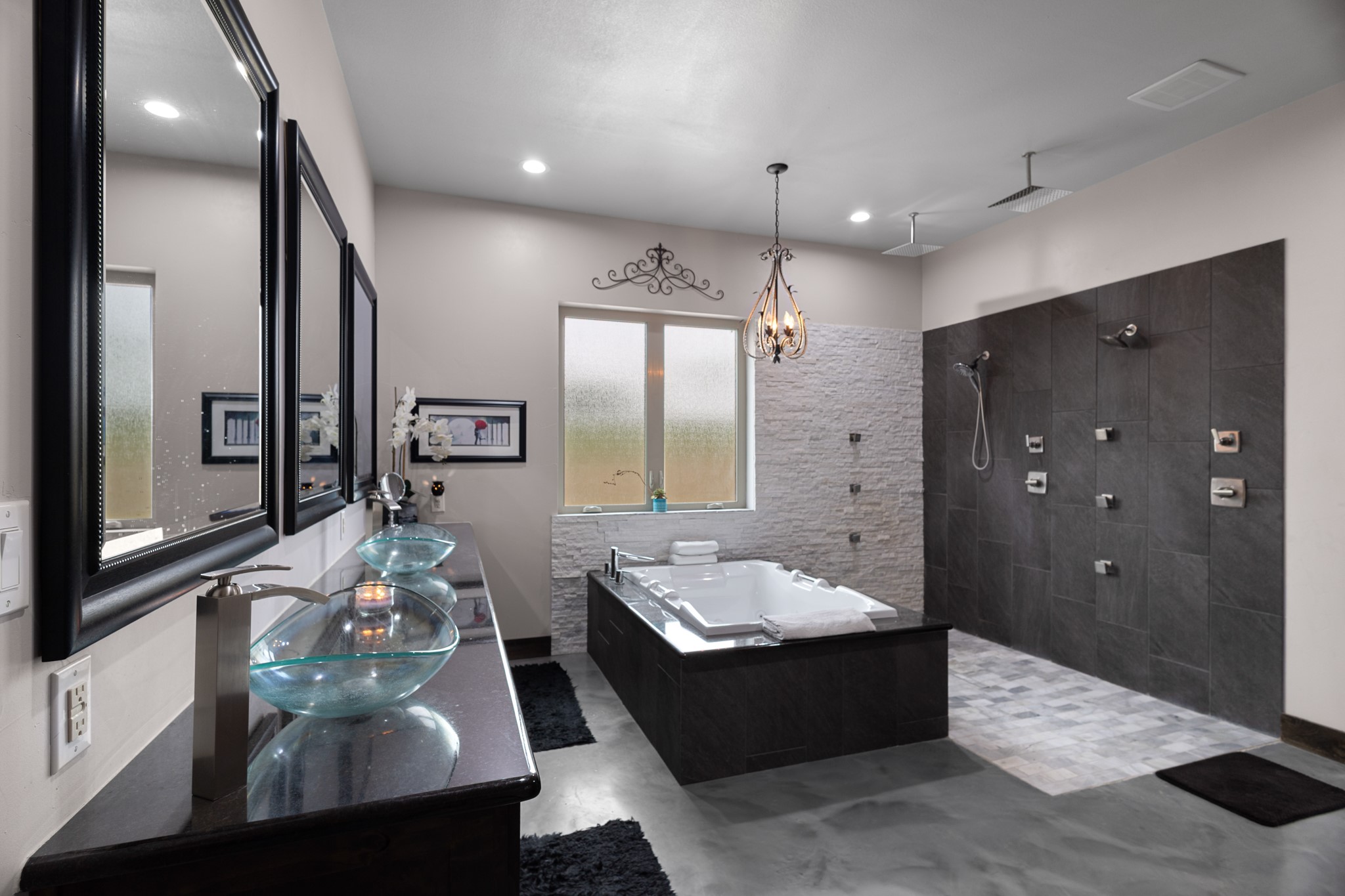 1395 Private Road 4011