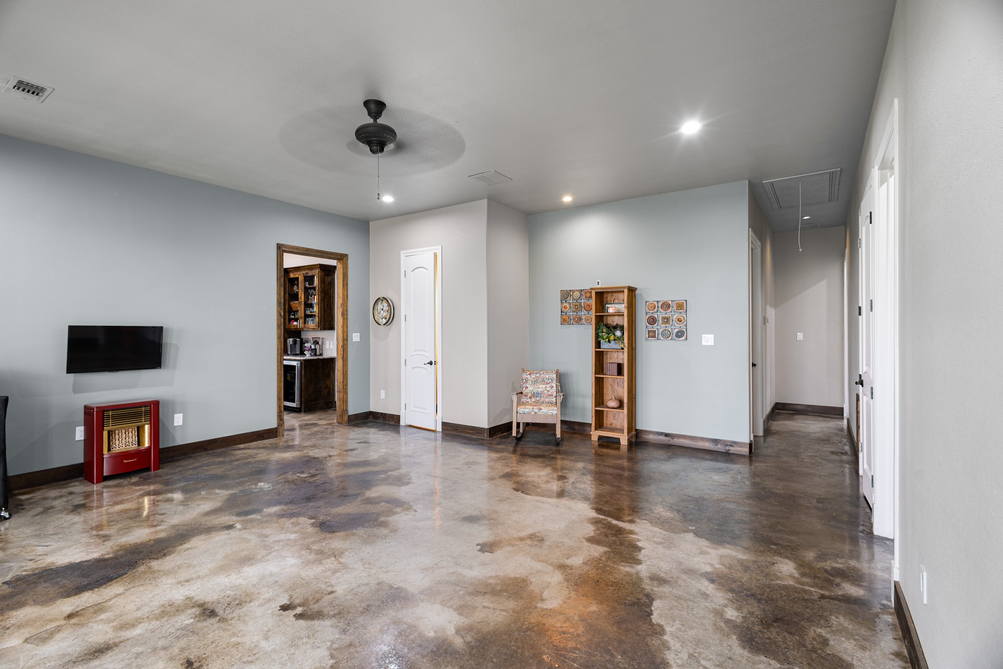 1395 Private Road 4011