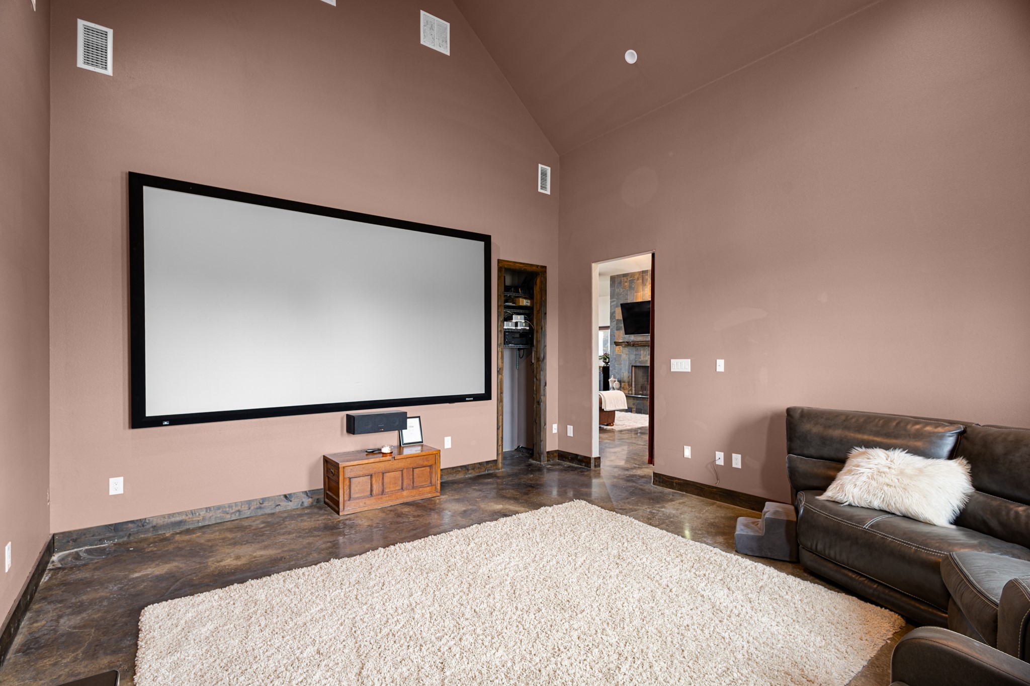 1395 Private Road 4011