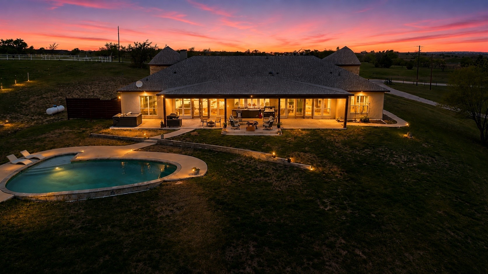 1395 Private Road 4011