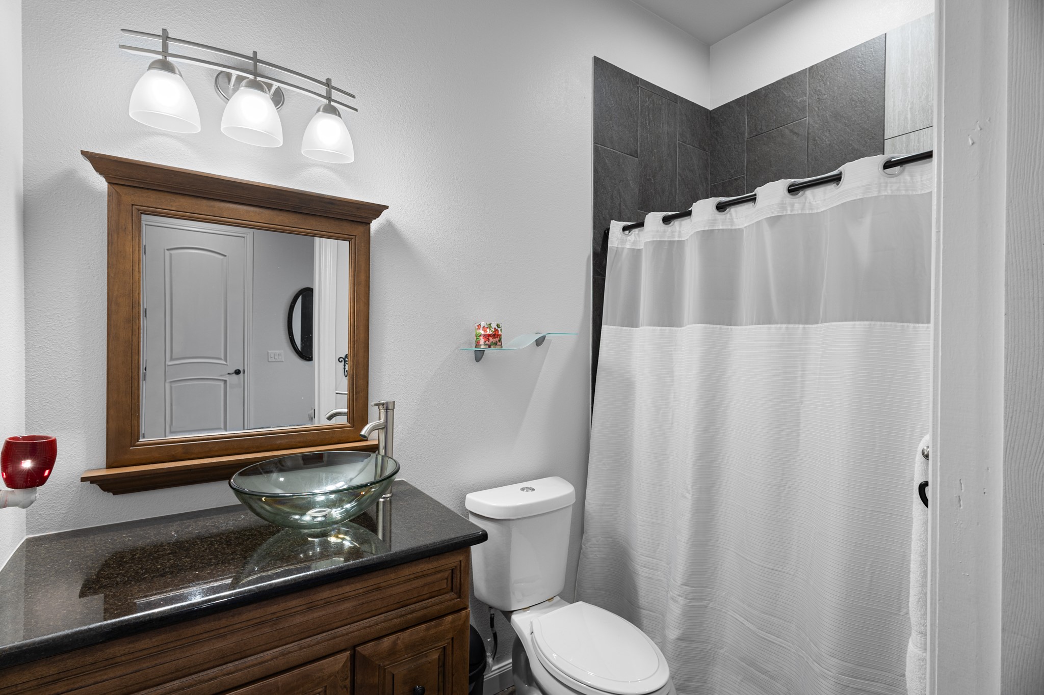 1395 Private Road 4011