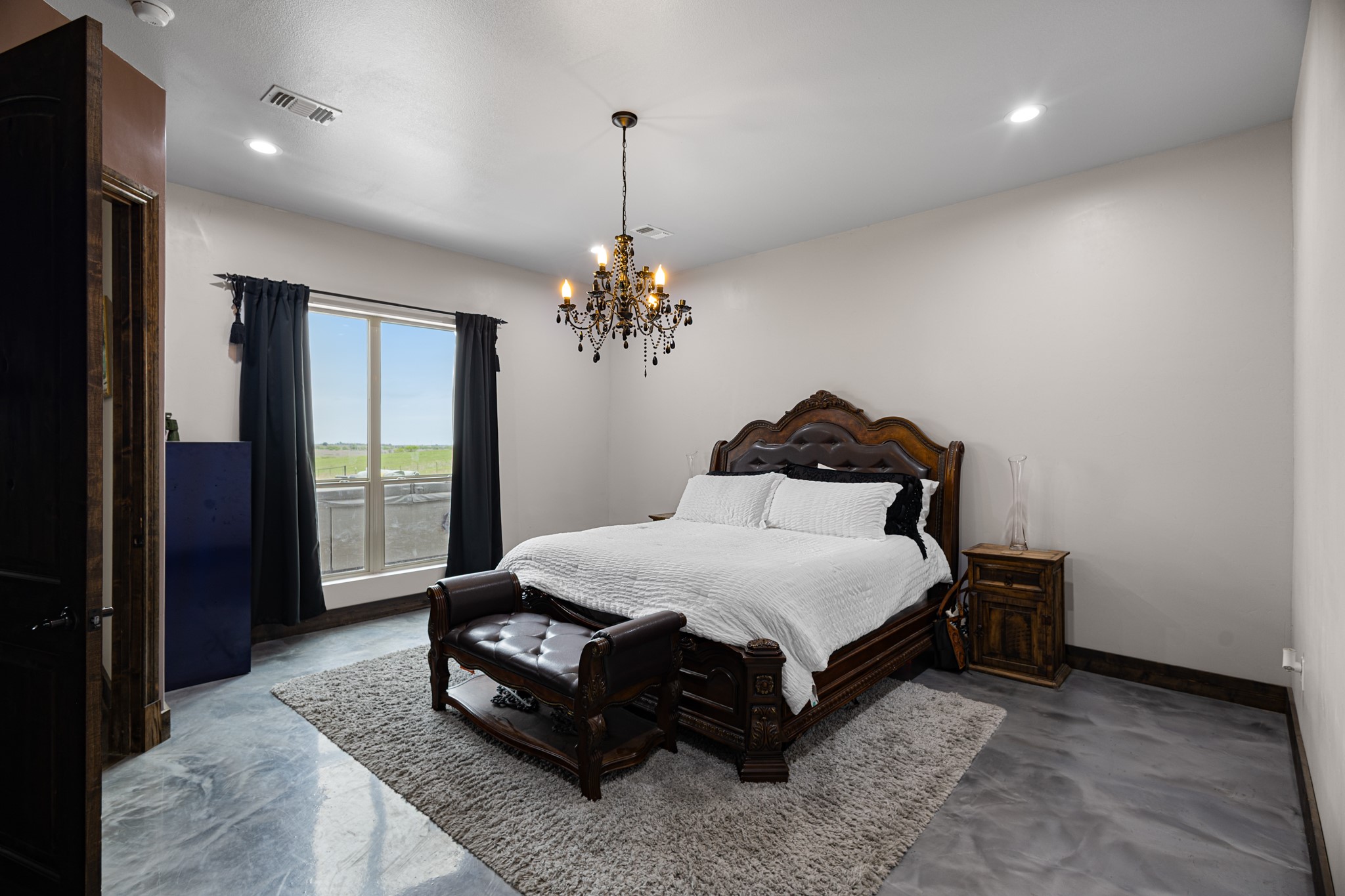 1395 Private Road 4011
