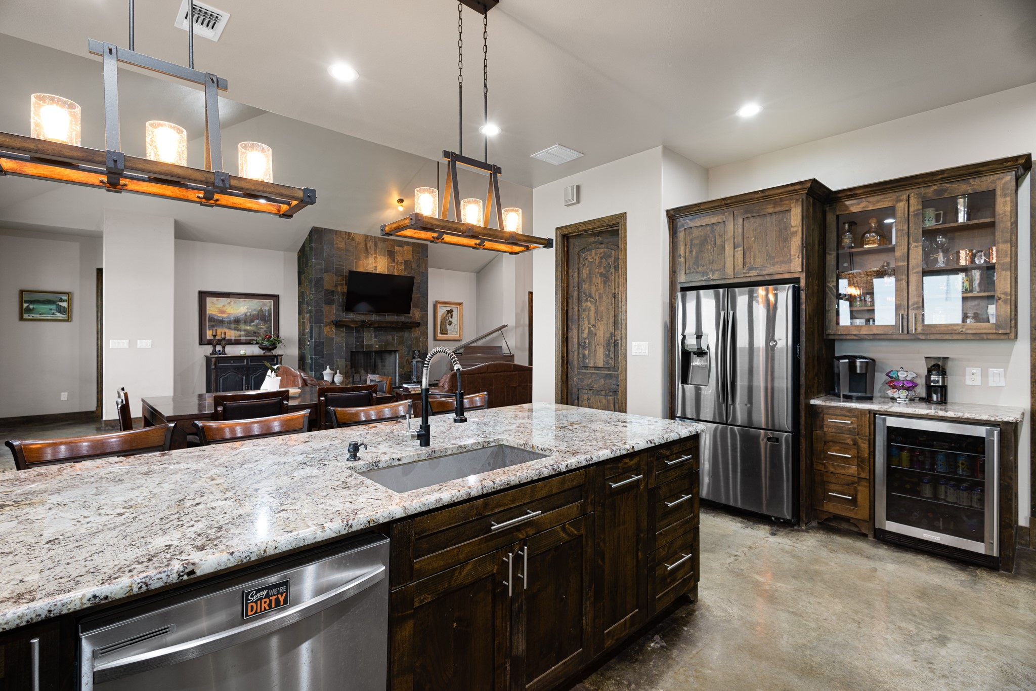 1395 Private Road 4011