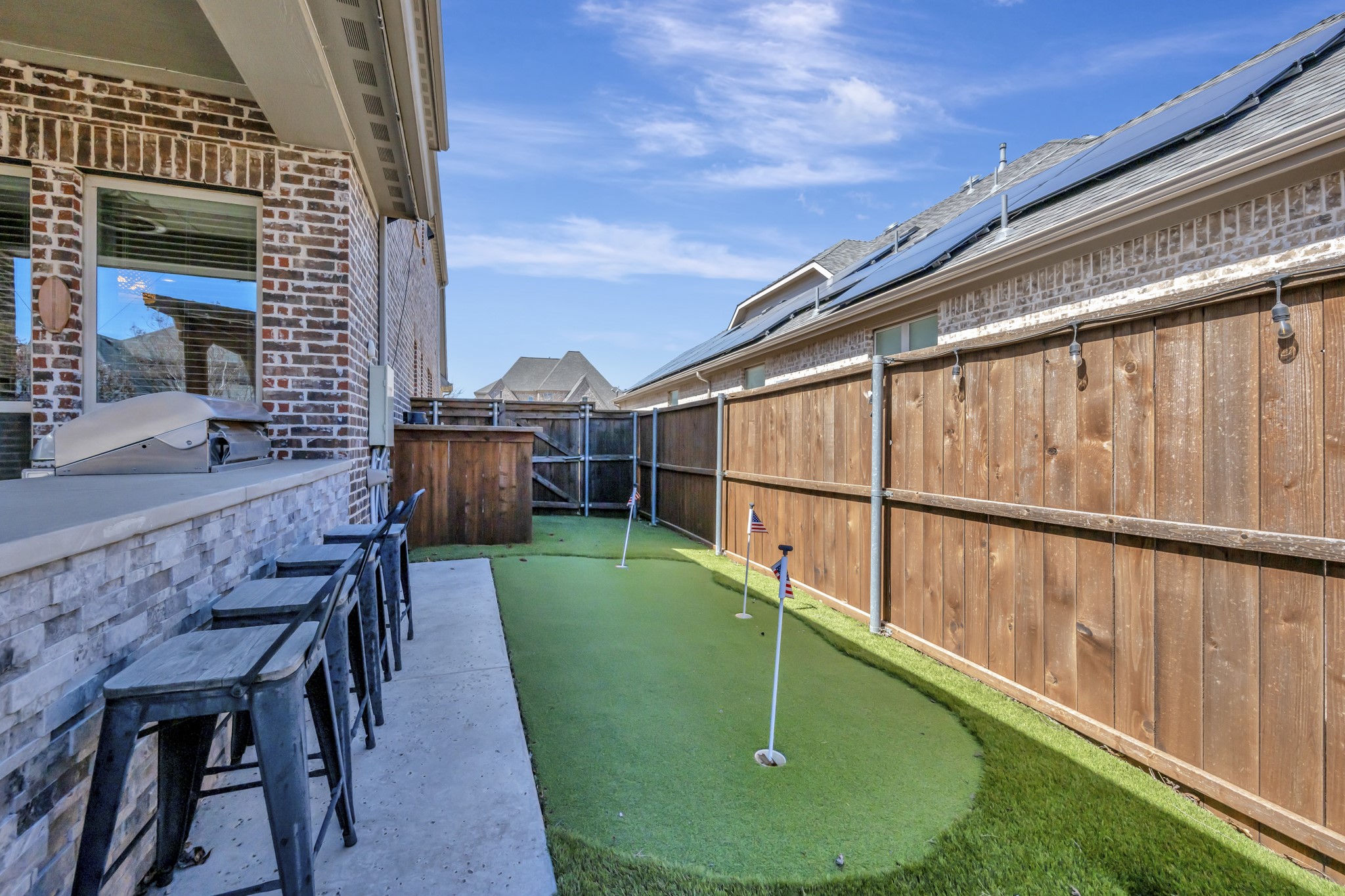 1016 W Bluff Way