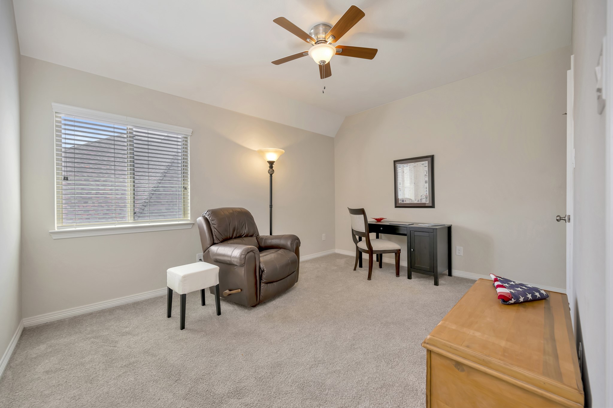 1016 W Bluff Way